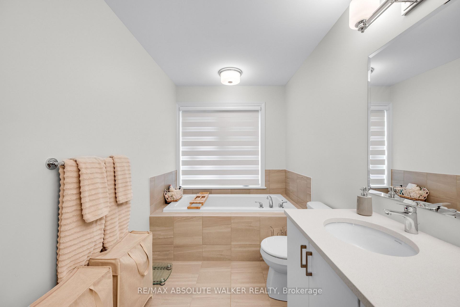 Photo 4 of 328 Kanashtage Terrace, Ottawa, Camelot — HOMEH