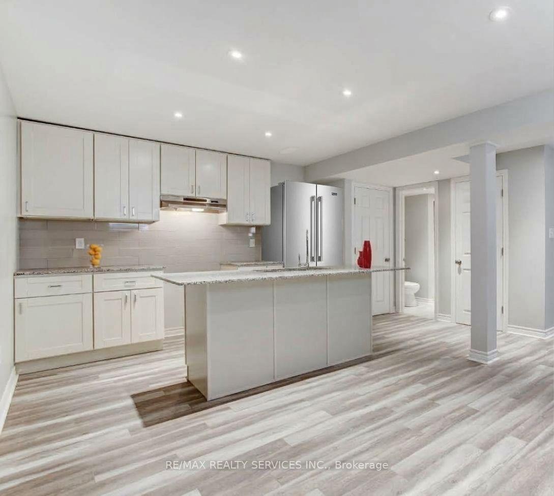 Photo 4 of 36 Caliper Road, Brampton, Bram East — HOMEH