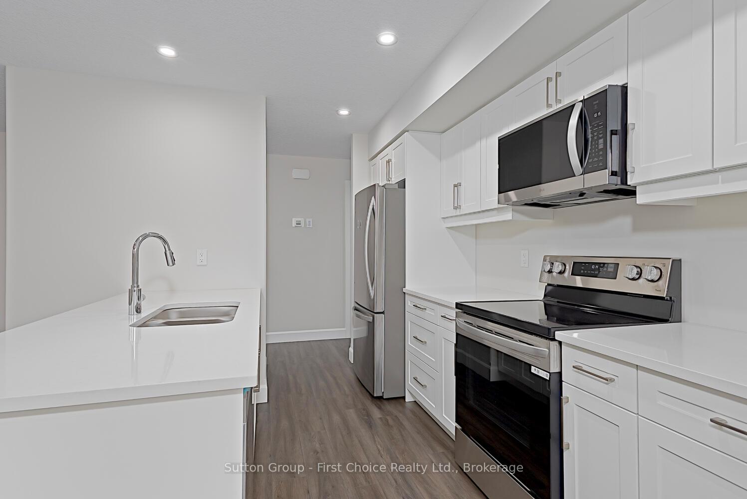 Photo 8 of Unit Unit 2, 3202 Vivian Line, Stratford — HOMEH