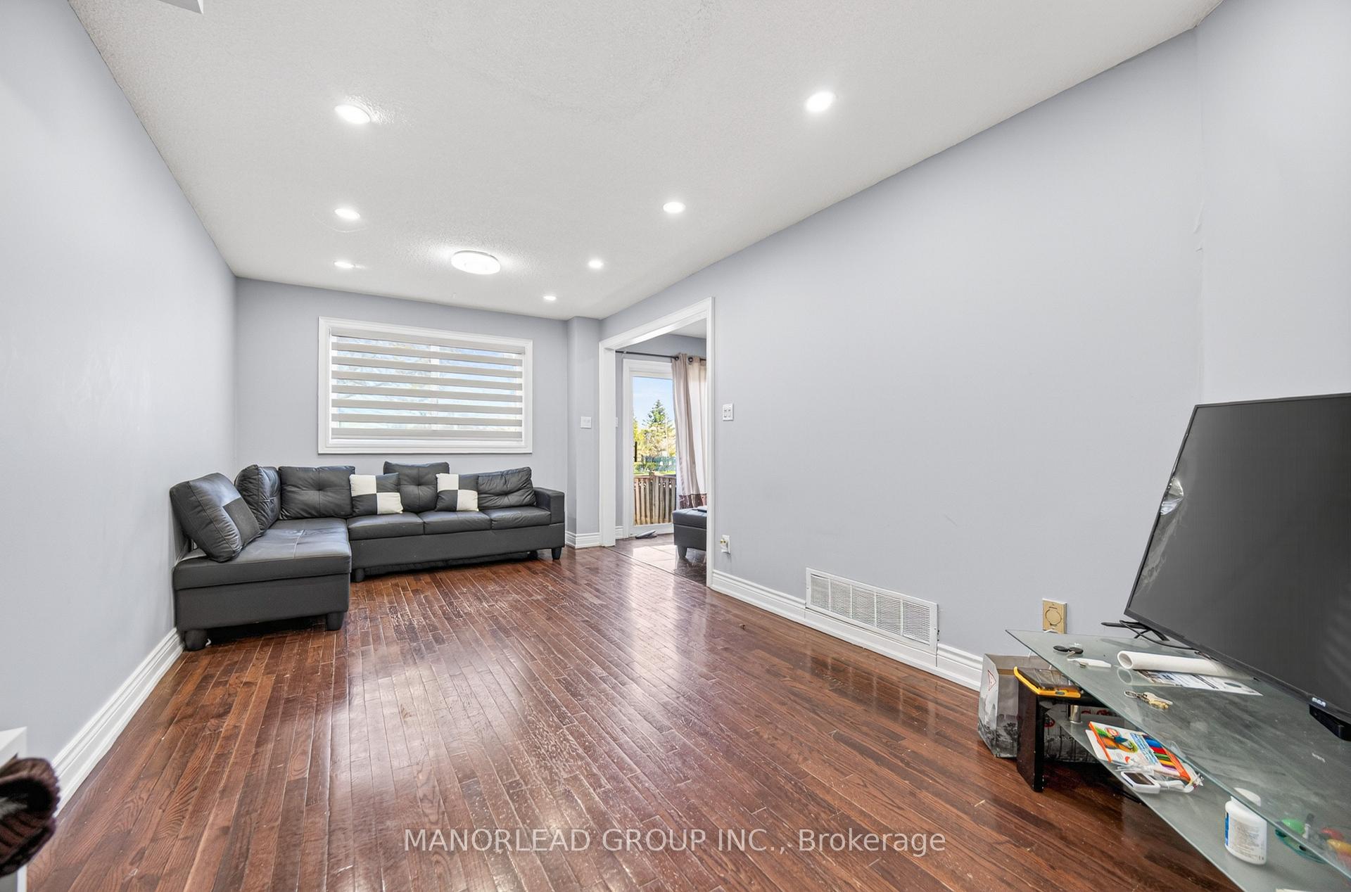 Photo 7 of 45 Brimstone Crescent, Scarborough, Agincourt North — HOMEH