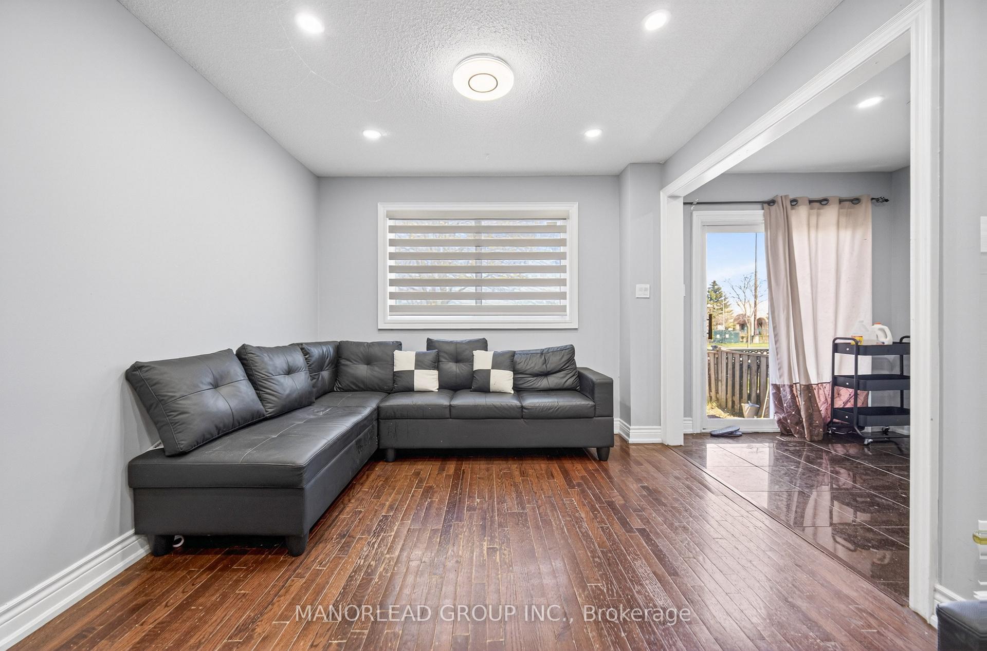 Photo 10 of 45 Brimstone Crescent, Scarborough, Agincourt North — HOMEH