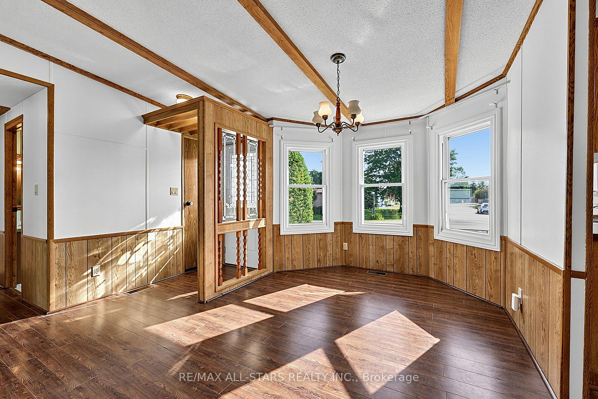 Photo 12 of 30 Damsel Circle, Georgina, Sutton & Jackson's Point — HOMEH