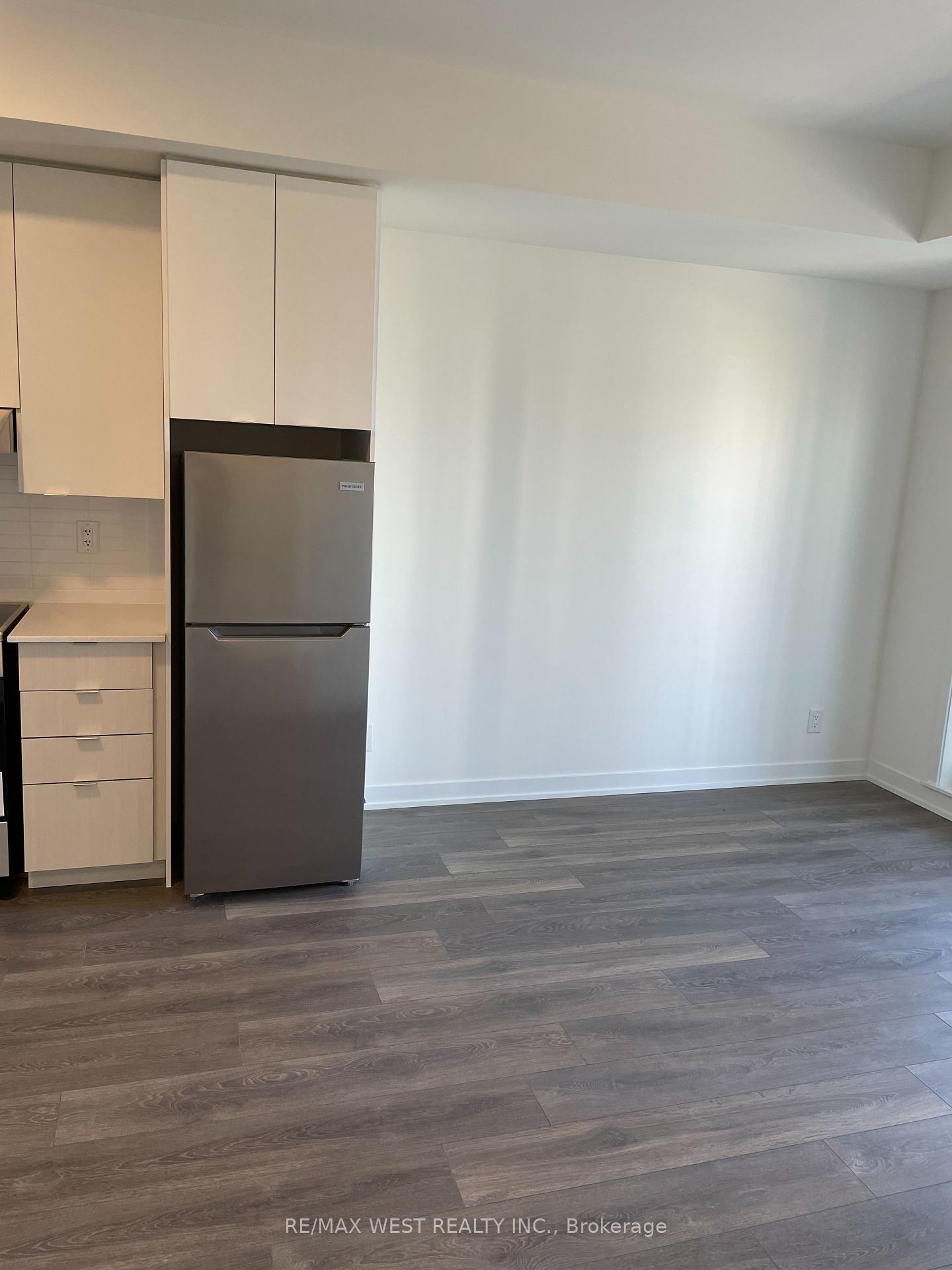 Photo 9 of Unit 405, 160 Canon Jackson Drive, North York, Beechborough-Greenbrook — HOMEH