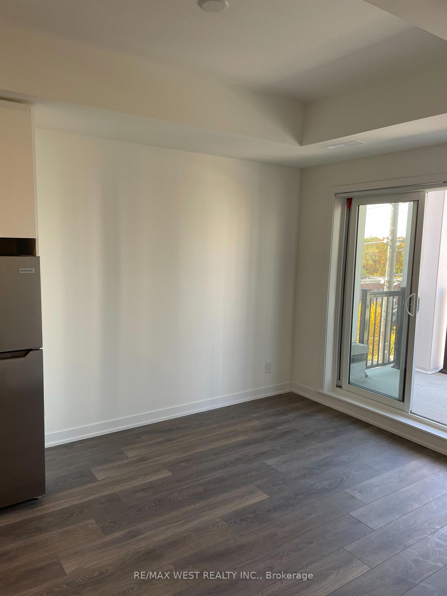 Photo 10 of Unit 405, 160 Canon Jackson Drive, North York, Beechborough-Greenbrook — HOMEH