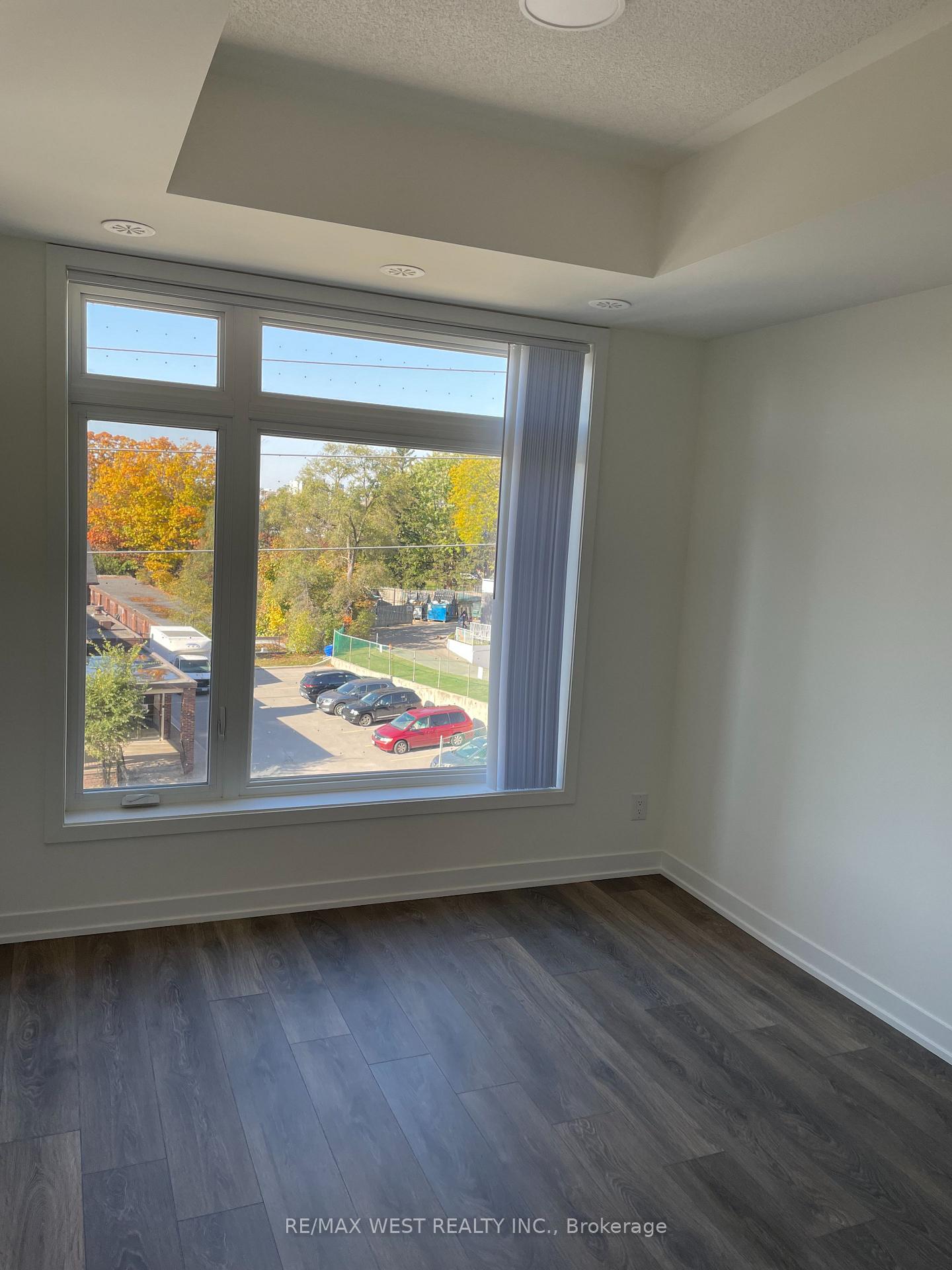 Photo 12 of Unit 405, 160 Canon Jackson Drive, North York, Beechborough-Greenbrook — HOMEH