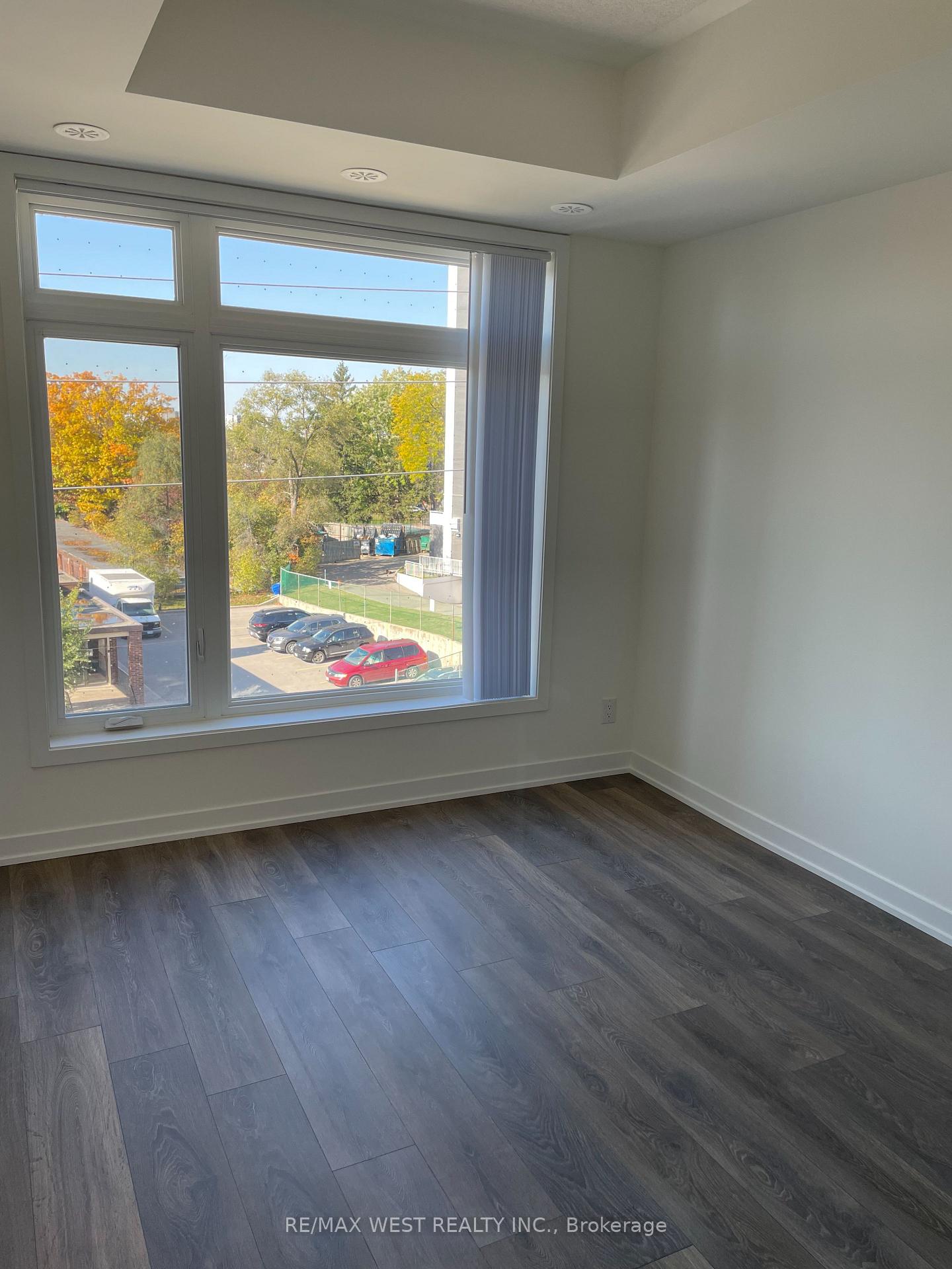Photo 13 of Unit 405, 160 Canon Jackson Drive, North York, Beechborough-Greenbrook — HOMEH