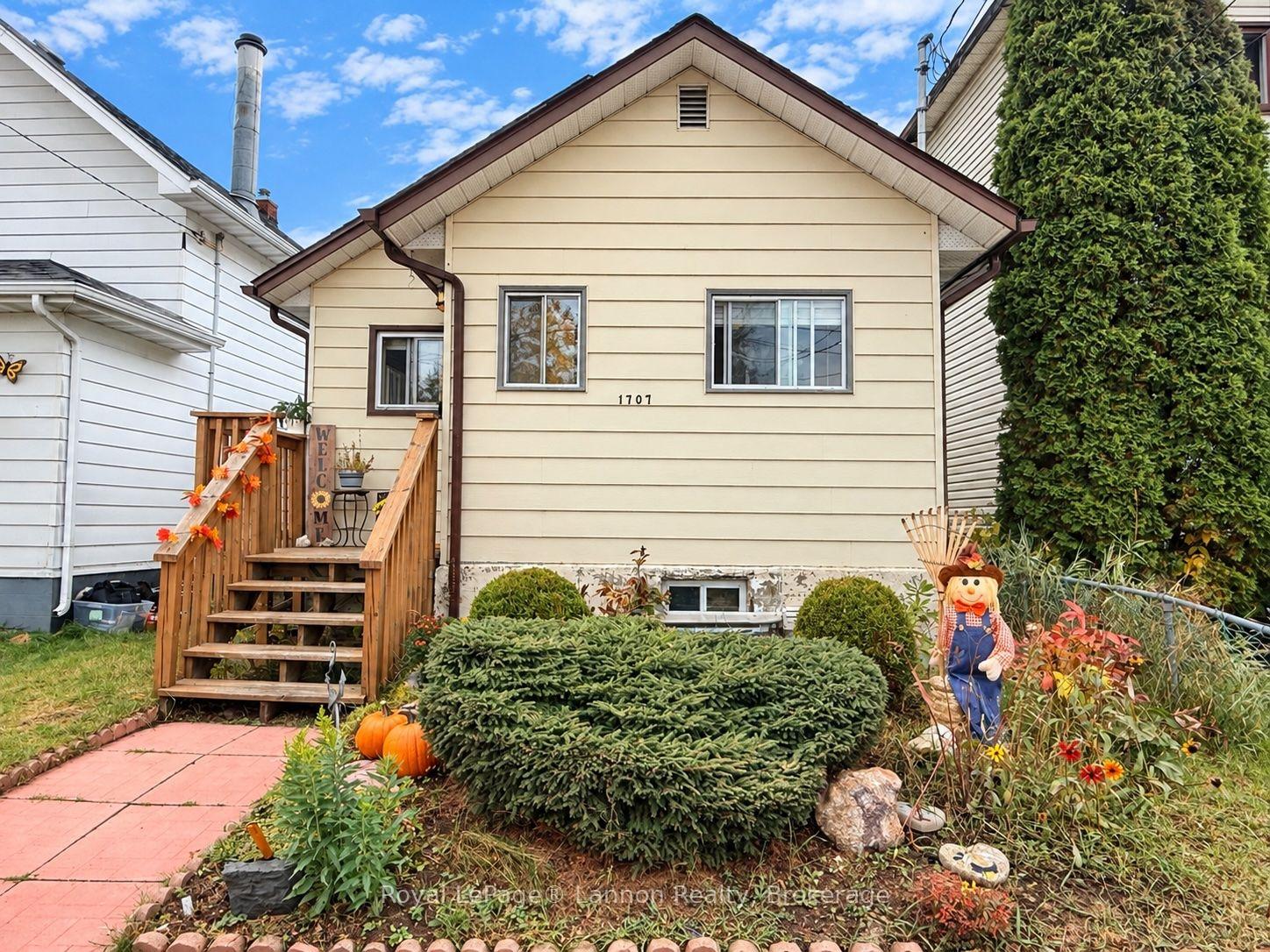 Photo 2 of 1707 Crawford Avenue, Thunder Bay, Westfort — HOMEH