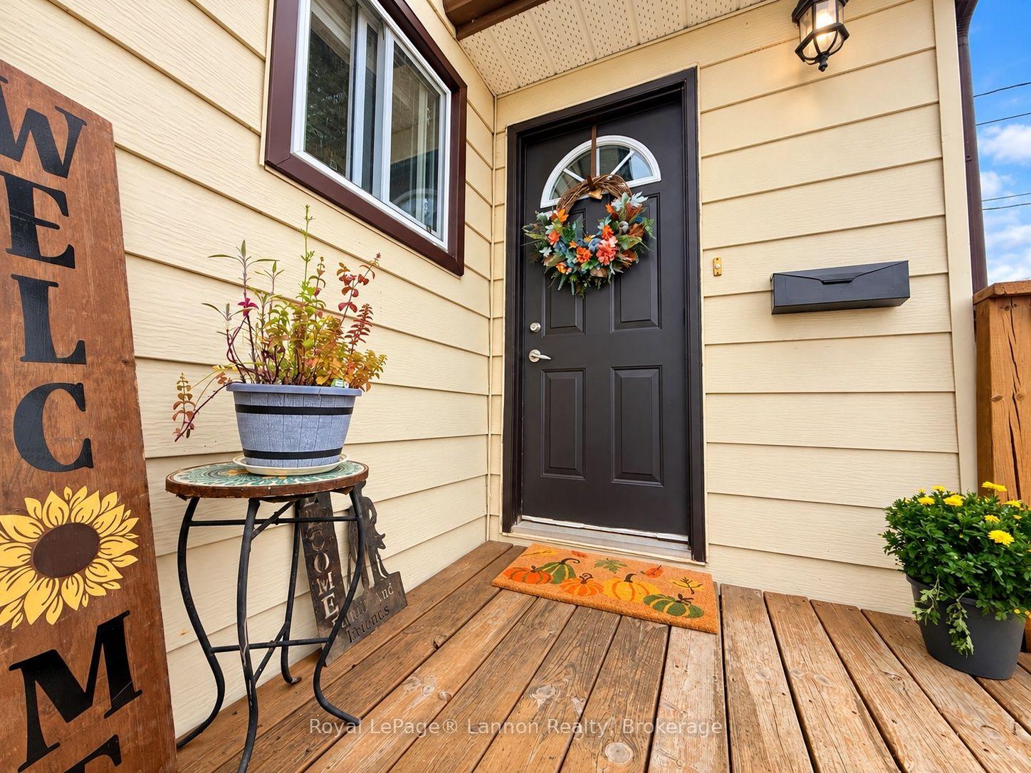 Photo 3 of 1707 Crawford Avenue, Thunder Bay, Westfort — HOMEH