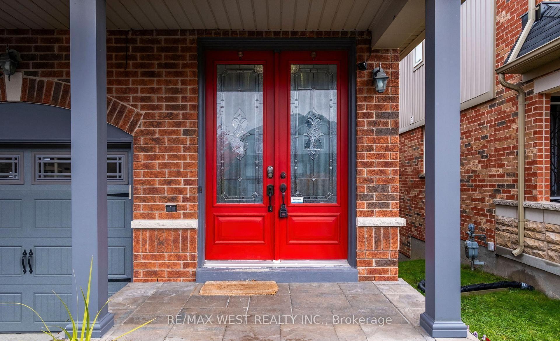 Photo 3 of 31 Buxton Lane, Clarington, Bowmanville — HOMEH
