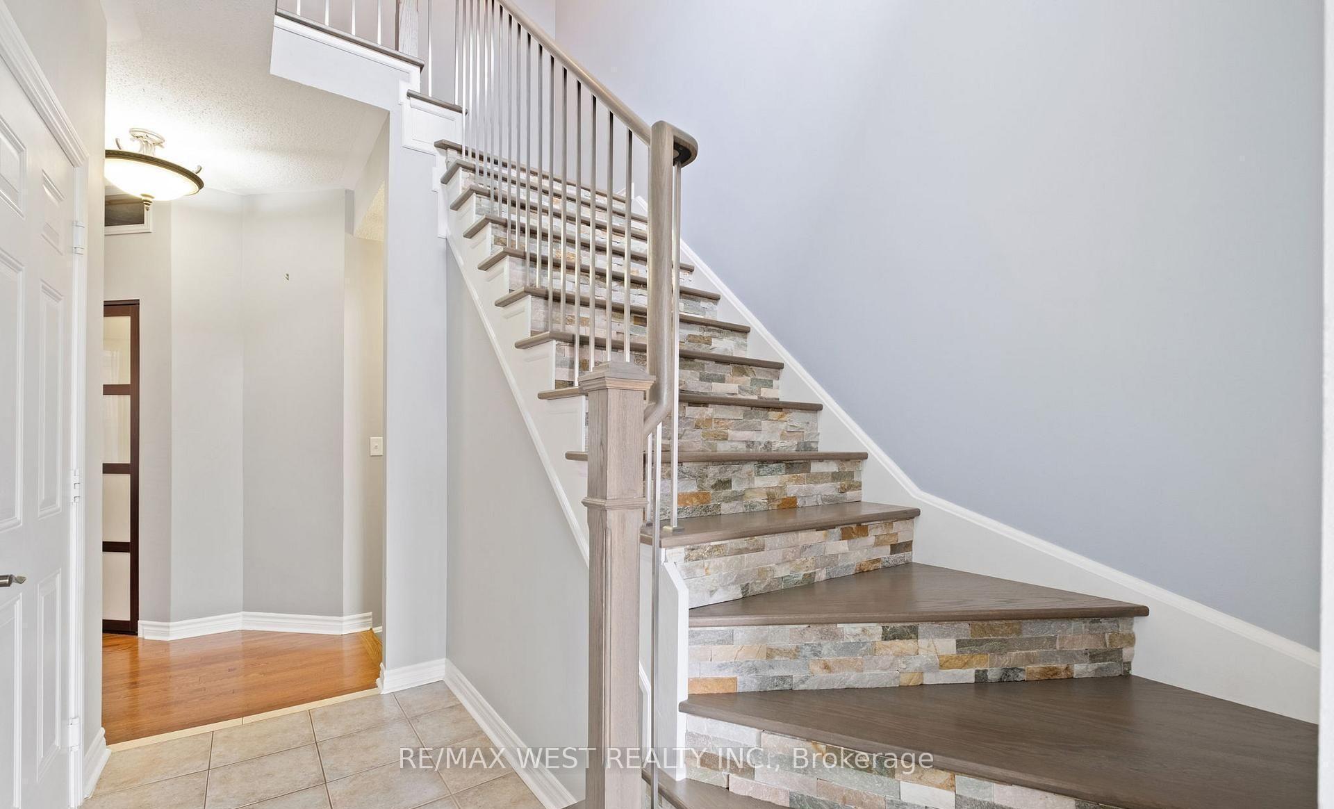 Photo 4 of 31 Buxton Lane, Clarington, Bowmanville — HOMEH