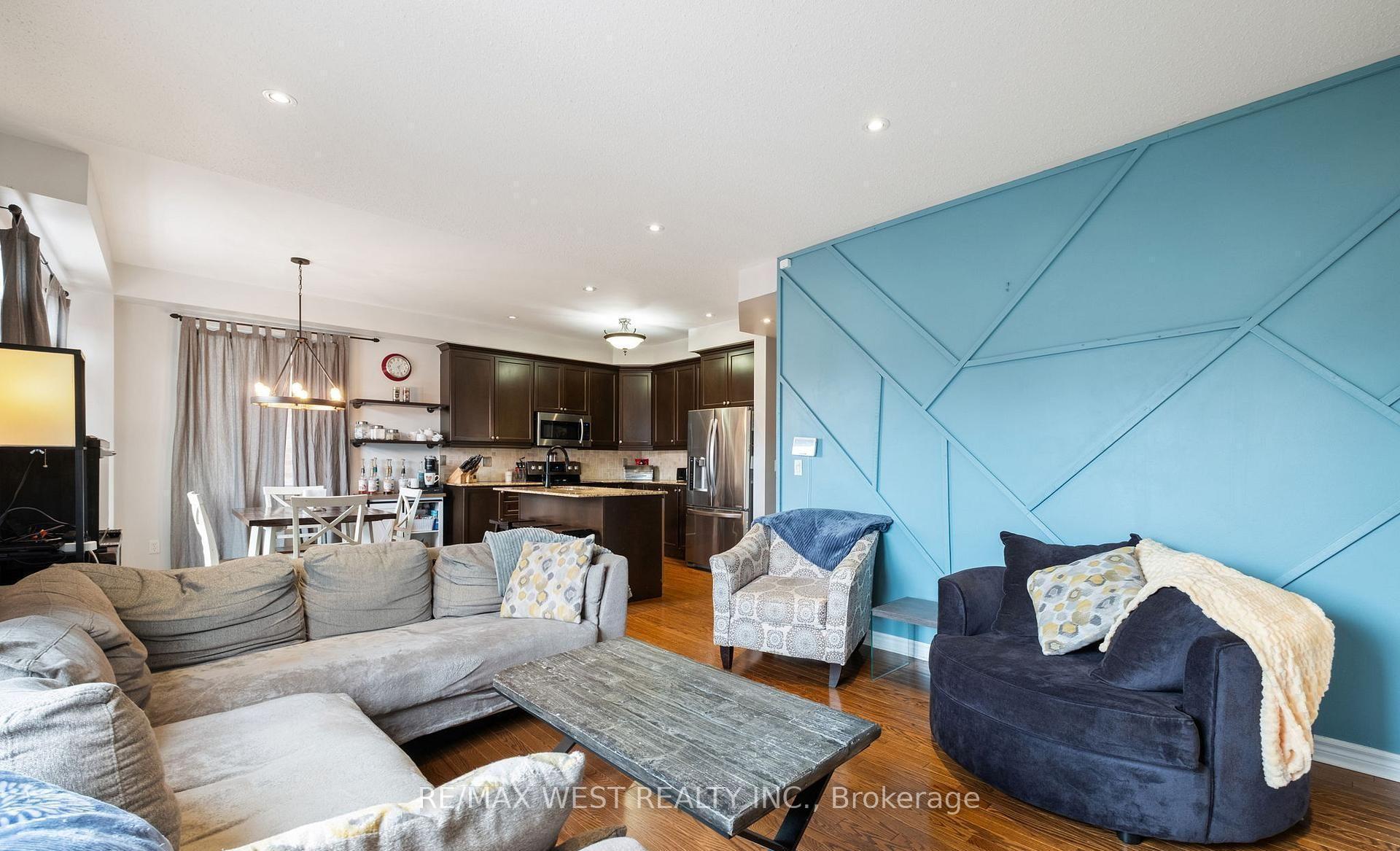 Photo 17 of 31 Buxton Lane, Clarington, Bowmanville — HOMEH