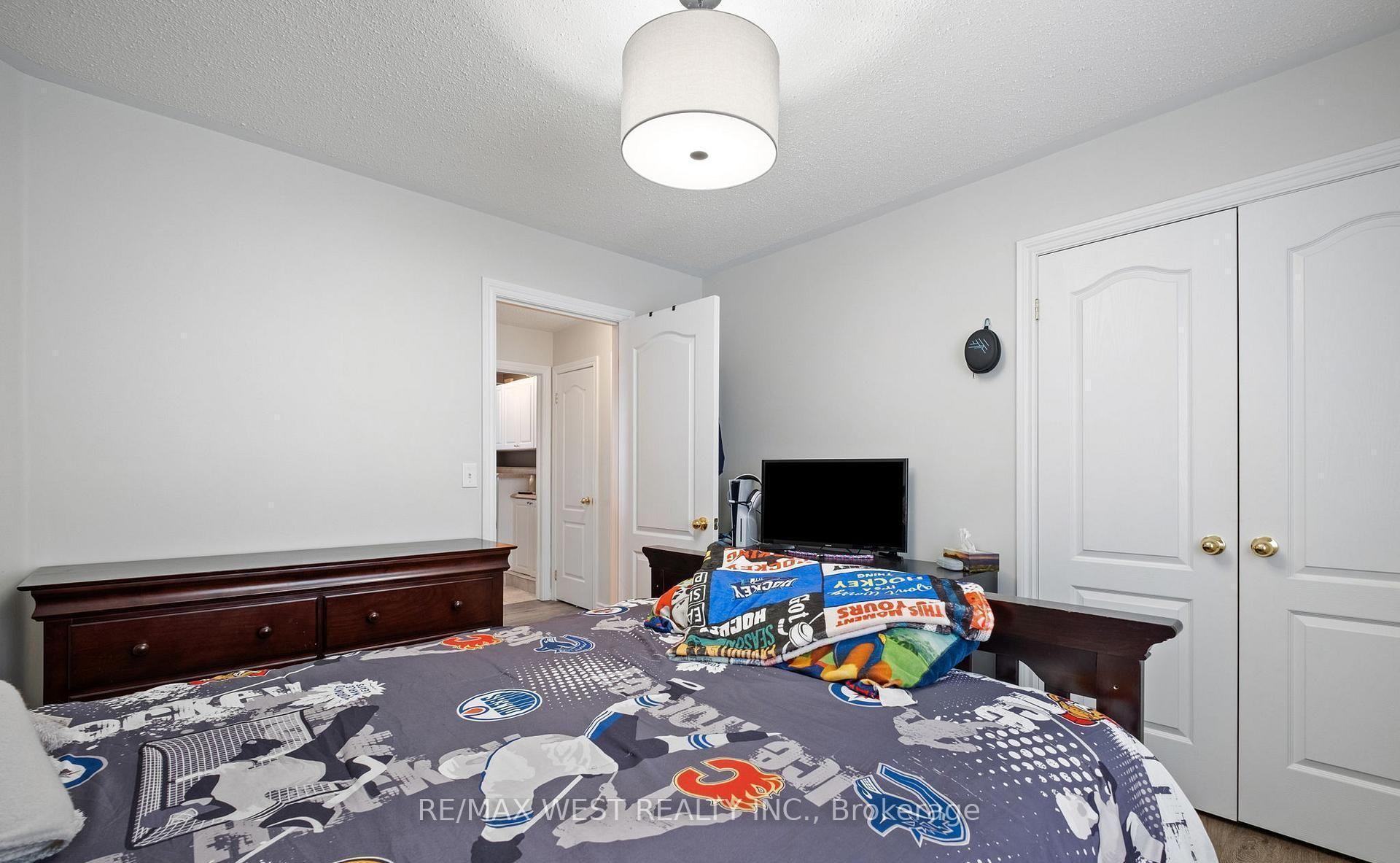 Photo 28 of 31 Buxton Lane, Clarington, Bowmanville — HOMEH