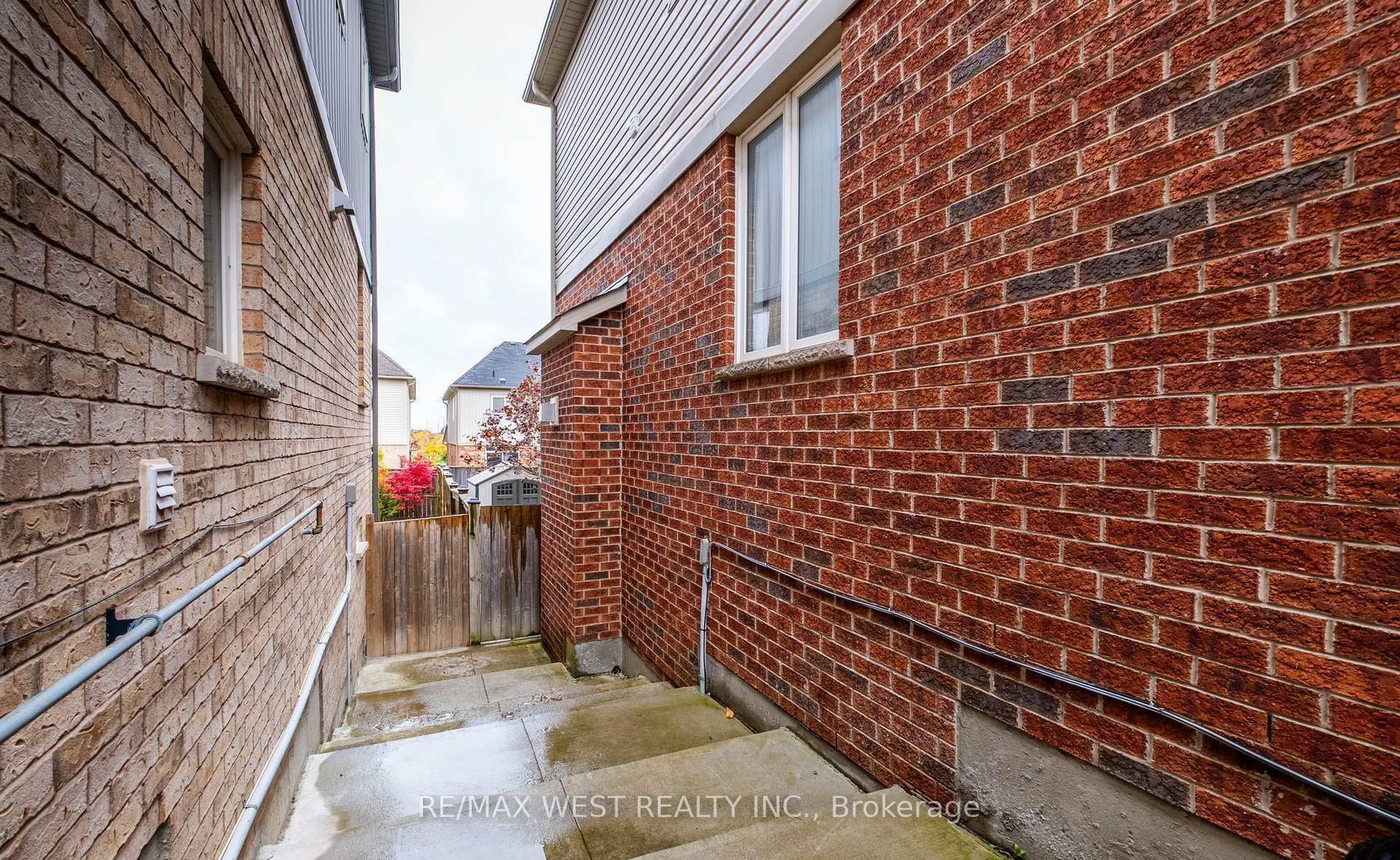 Photo 40 of 31 Buxton Lane, Clarington, Bowmanville — HOMEH