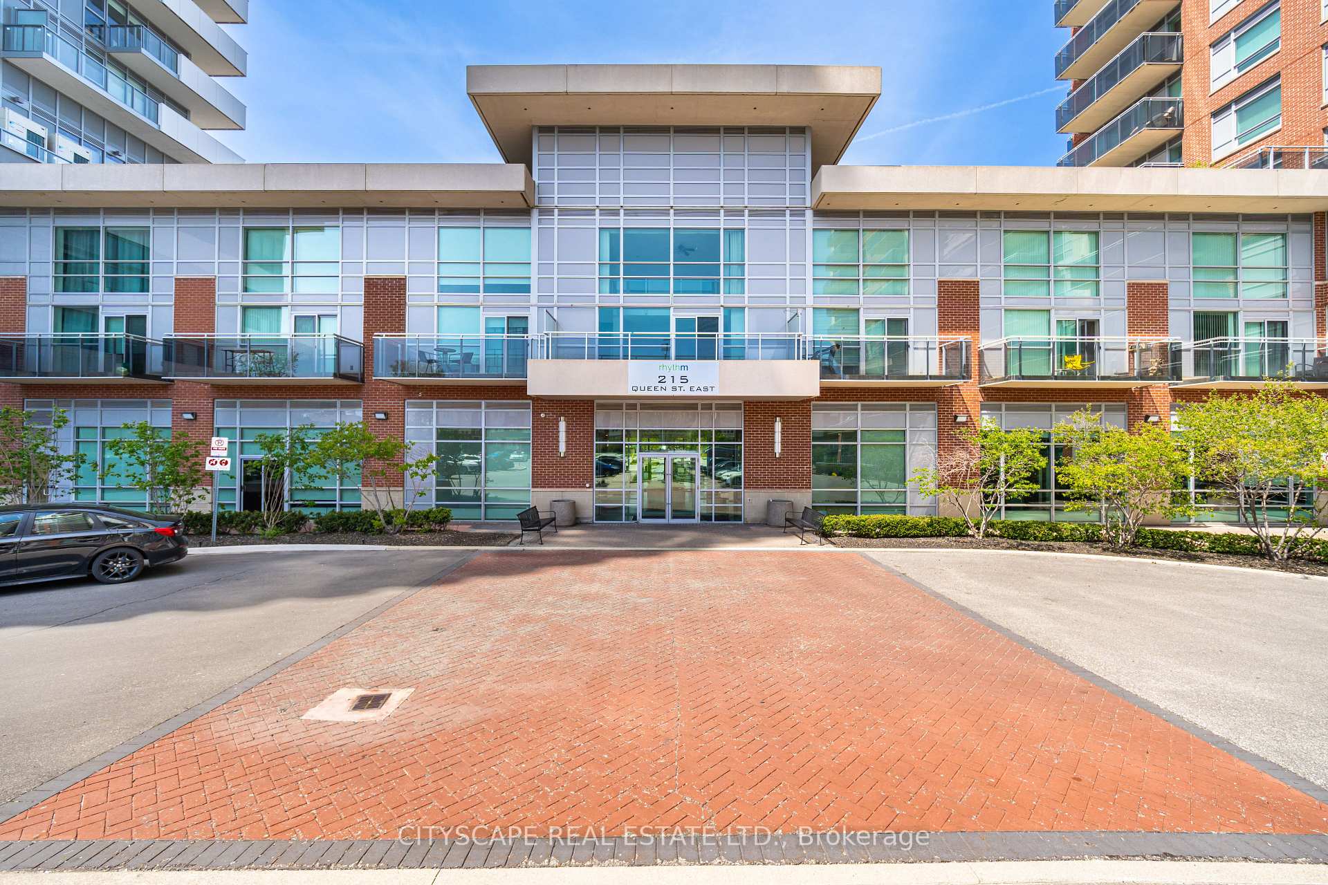 Photo 2 of Unit 1605, 215 Queen Street E, Brampton, Queen Street Corridor — HOMEH