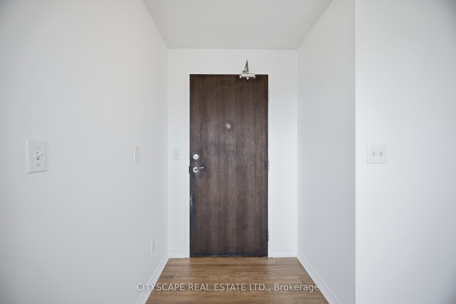 Photo 5 of Unit 1605, 215 Queen Street E, Brampton, Queen Street Corridor — HOMEH