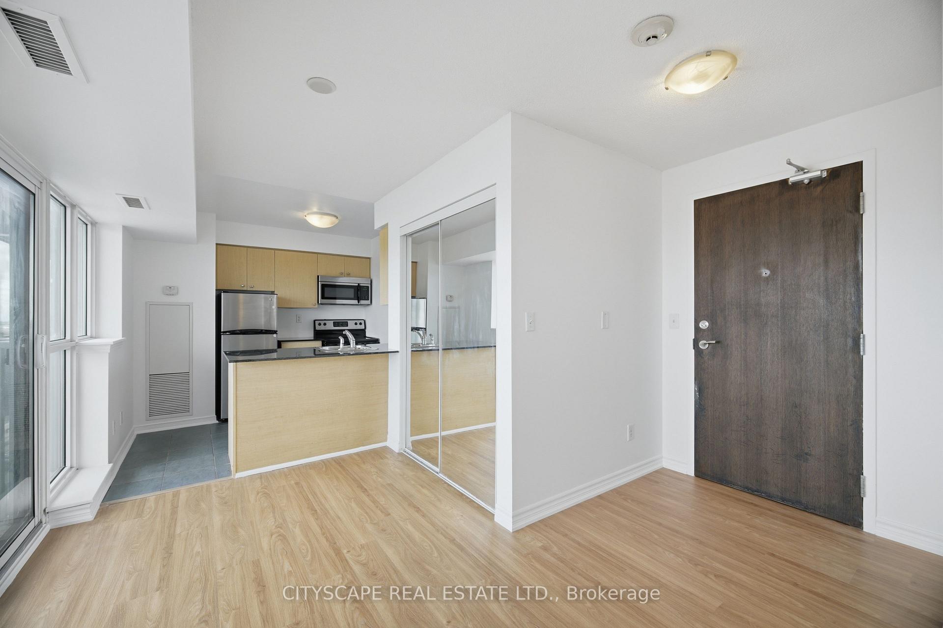 Photo 7 of Unit 1605, 215 Queen Street E, Brampton, Queen Street Corridor — HOMEH