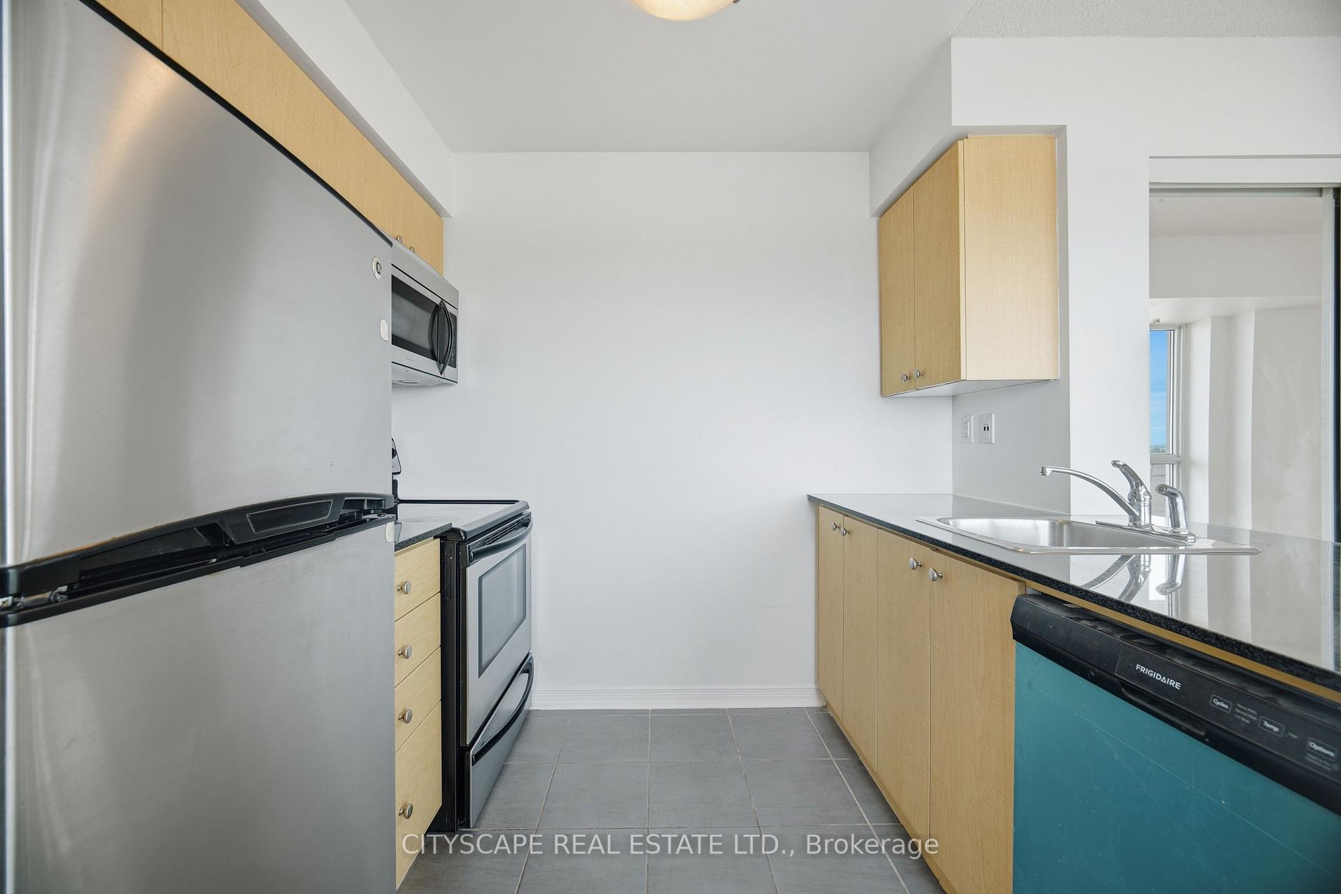 Photo 12 of Unit 1605, 215 Queen Street E, Brampton, Queen Street Corridor — HOMEH