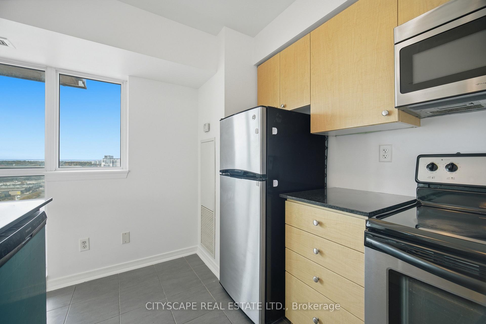 Photo 13 of Unit 1605, 215 Queen Street E, Brampton, Queen Street Corridor — HOMEH