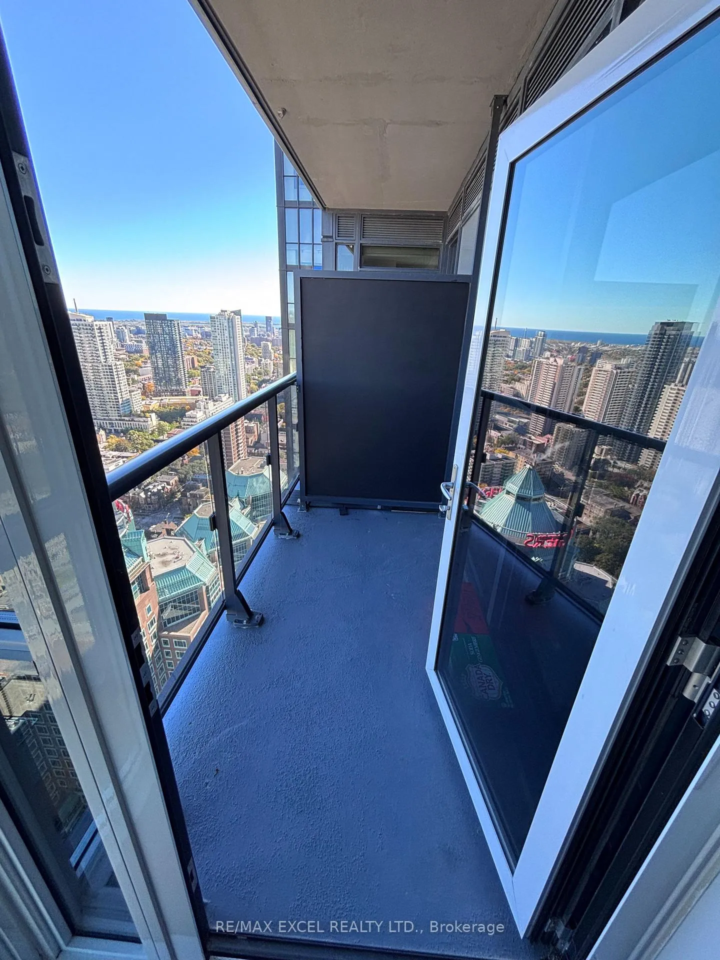 Photo 7 of Unit 4201, 28 Ted Rogers Way, Toronto, Church-Yonge Corridor — HOMEH