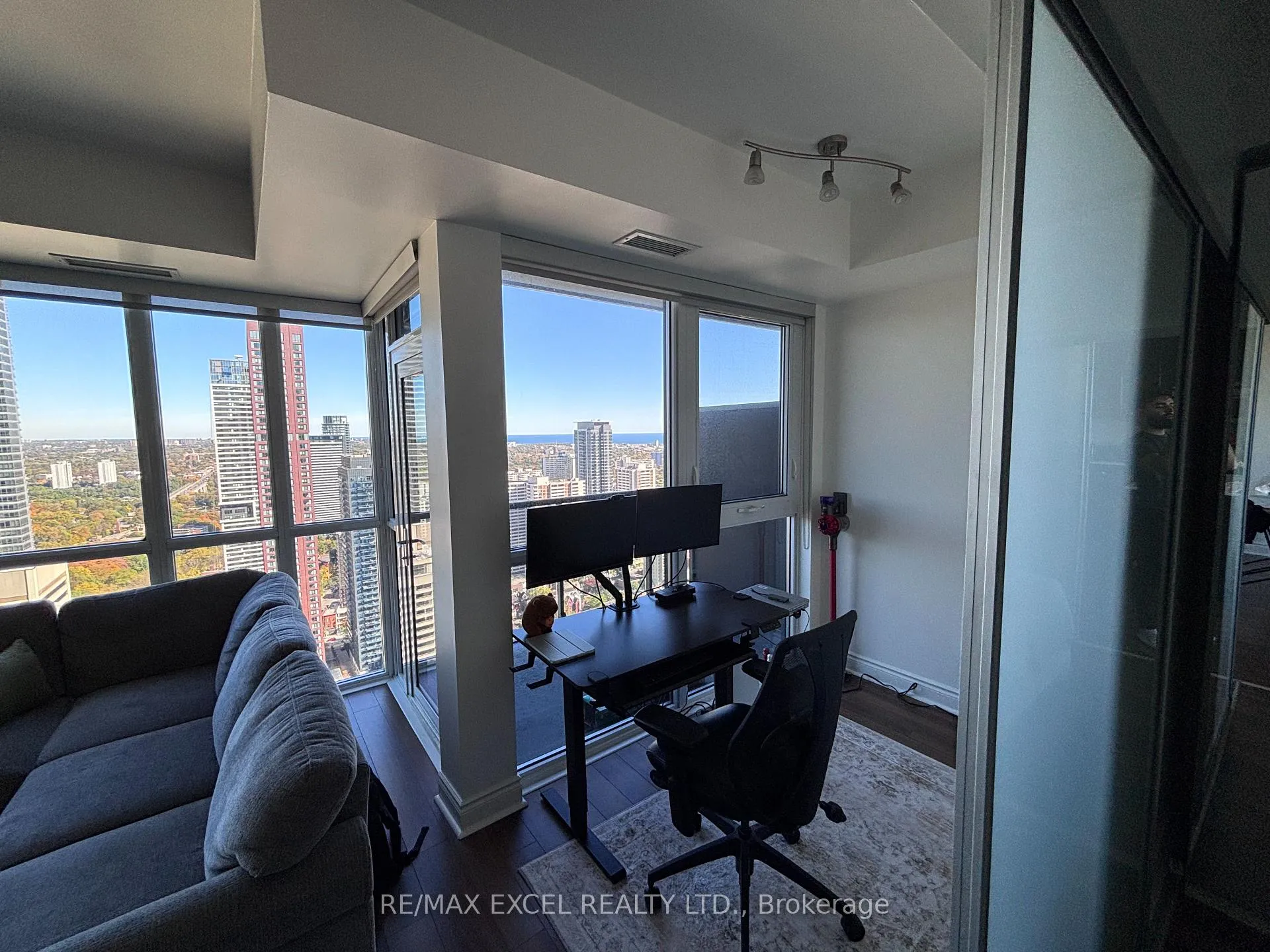 Photo 14 of Unit 4201, 28 Ted Rogers Way, Toronto, Church-Yonge Corridor — HOMEH