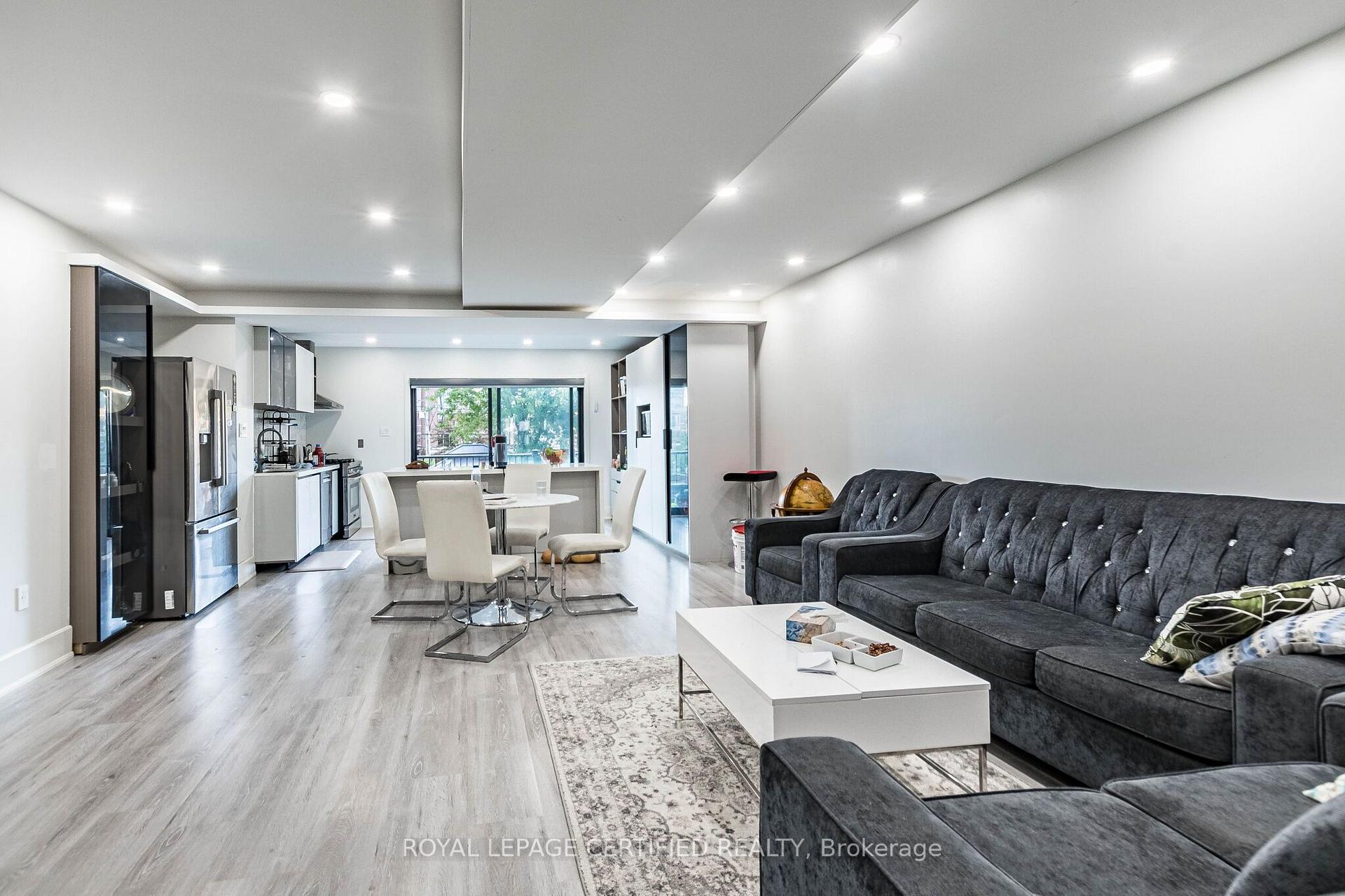 Photo 7 of 4024 Bishopstoke Lane, Mississauga, Rathwood — HOMEH