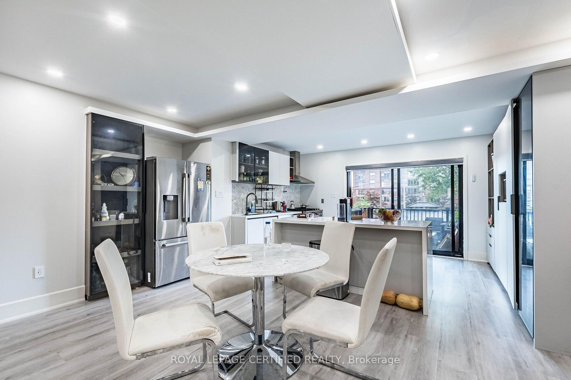 Photo 11 of 4024 Bishopstoke Lane, Mississauga, Rathwood — HOMEH