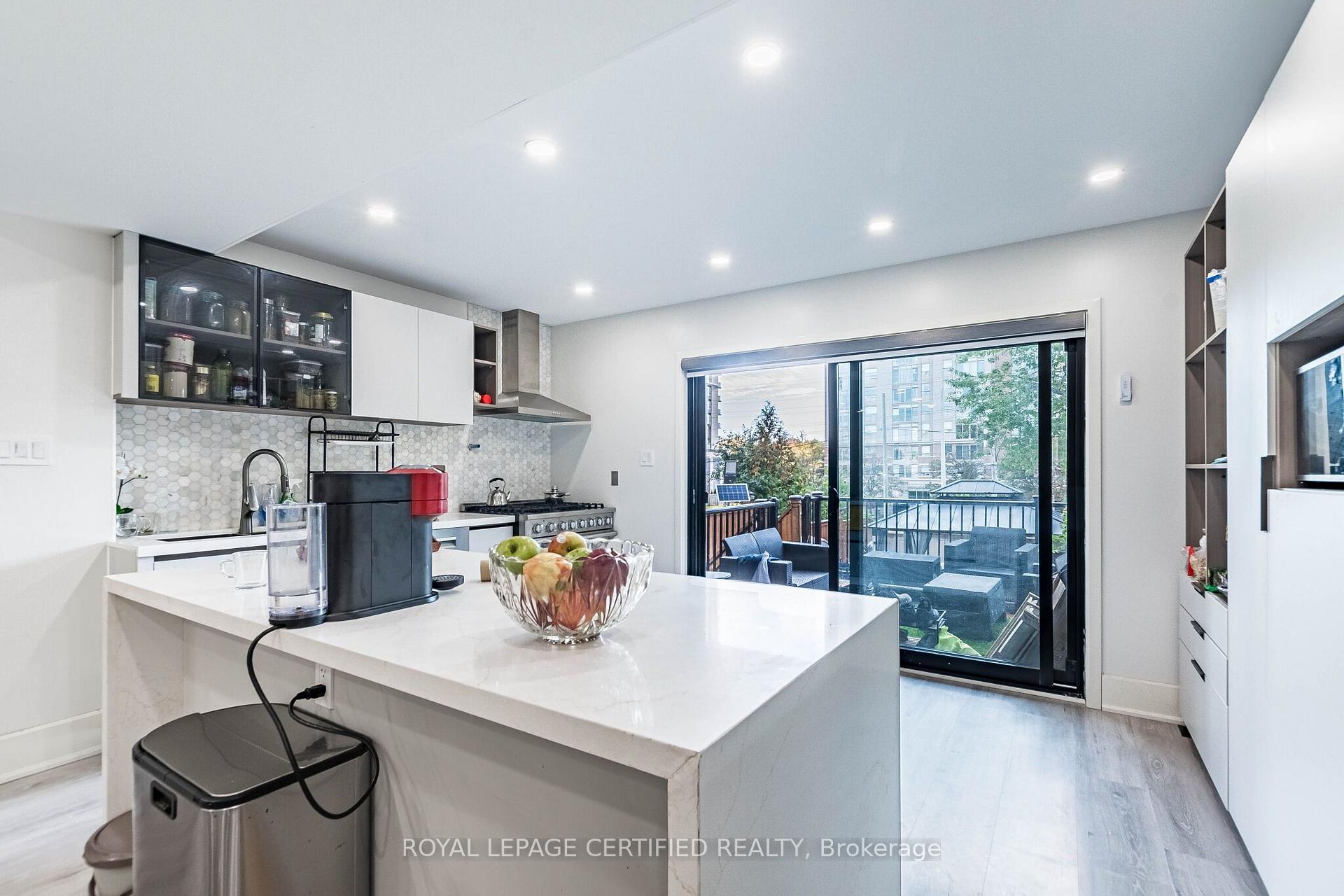 Photo 13 of 4024 Bishopstoke Lane, Mississauga, Rathwood — HOMEH