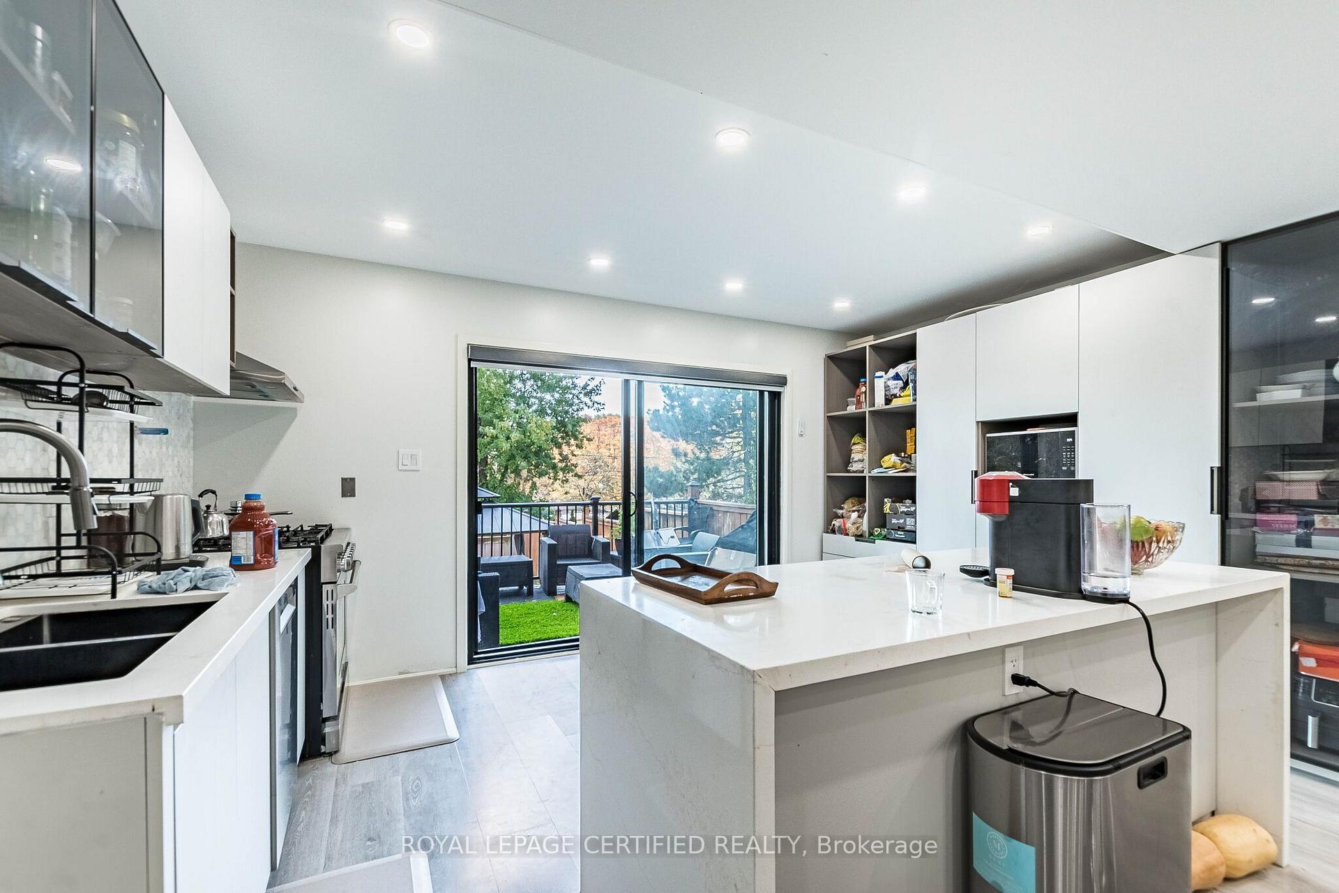 Photo 14 of 4024 Bishopstoke Lane, Mississauga, Rathwood — HOMEH