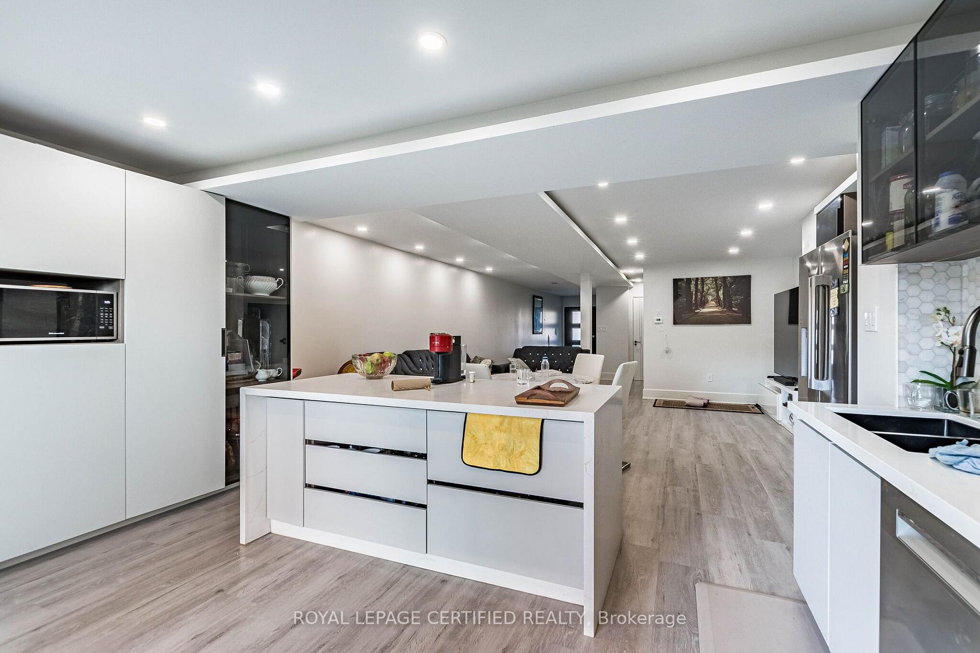 Photo 16 of 4024 Bishopstoke Lane, Mississauga, Rathwood — HOMEH