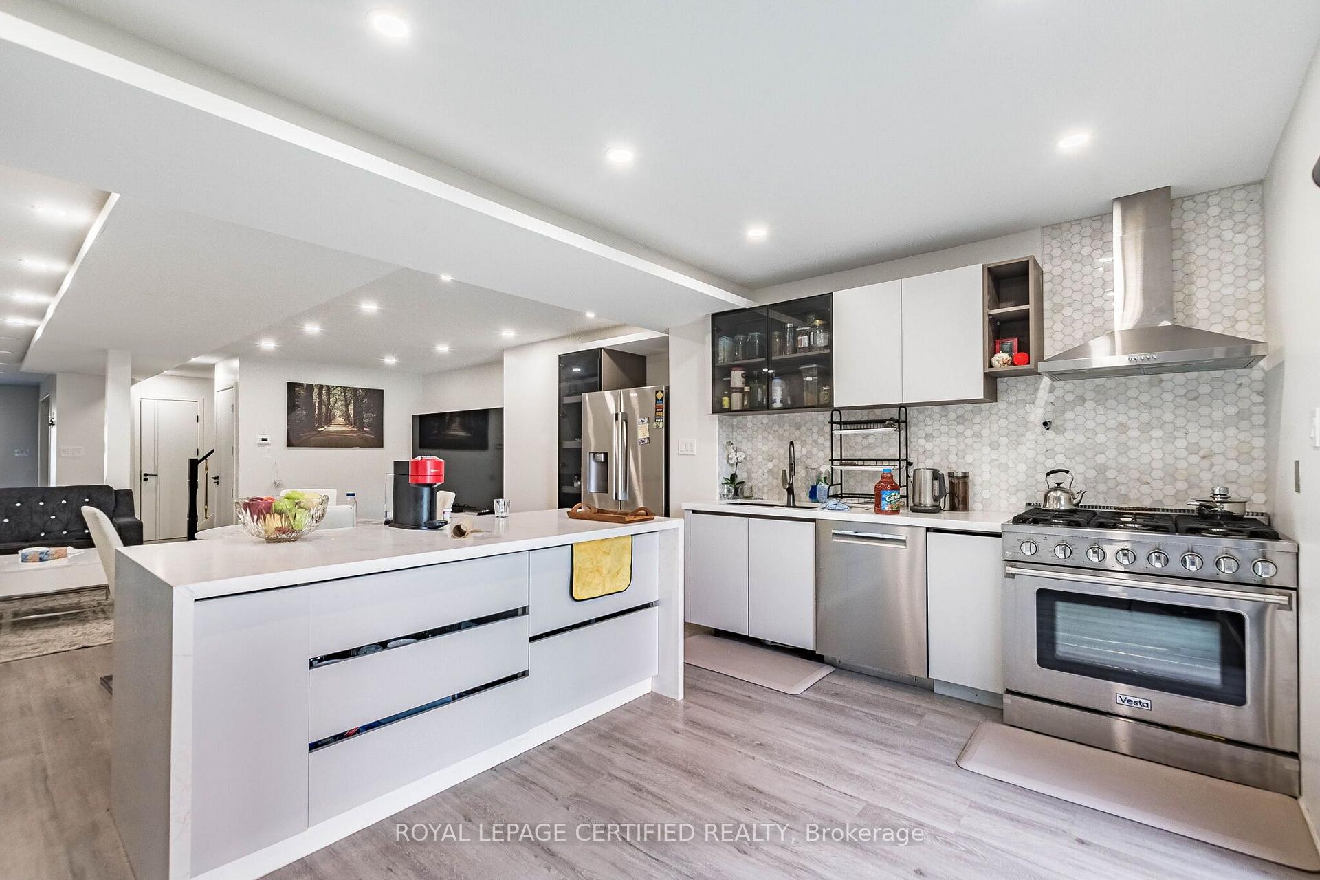 Photo 17 of 4024 Bishopstoke Lane, Mississauga, Rathwood — HOMEH