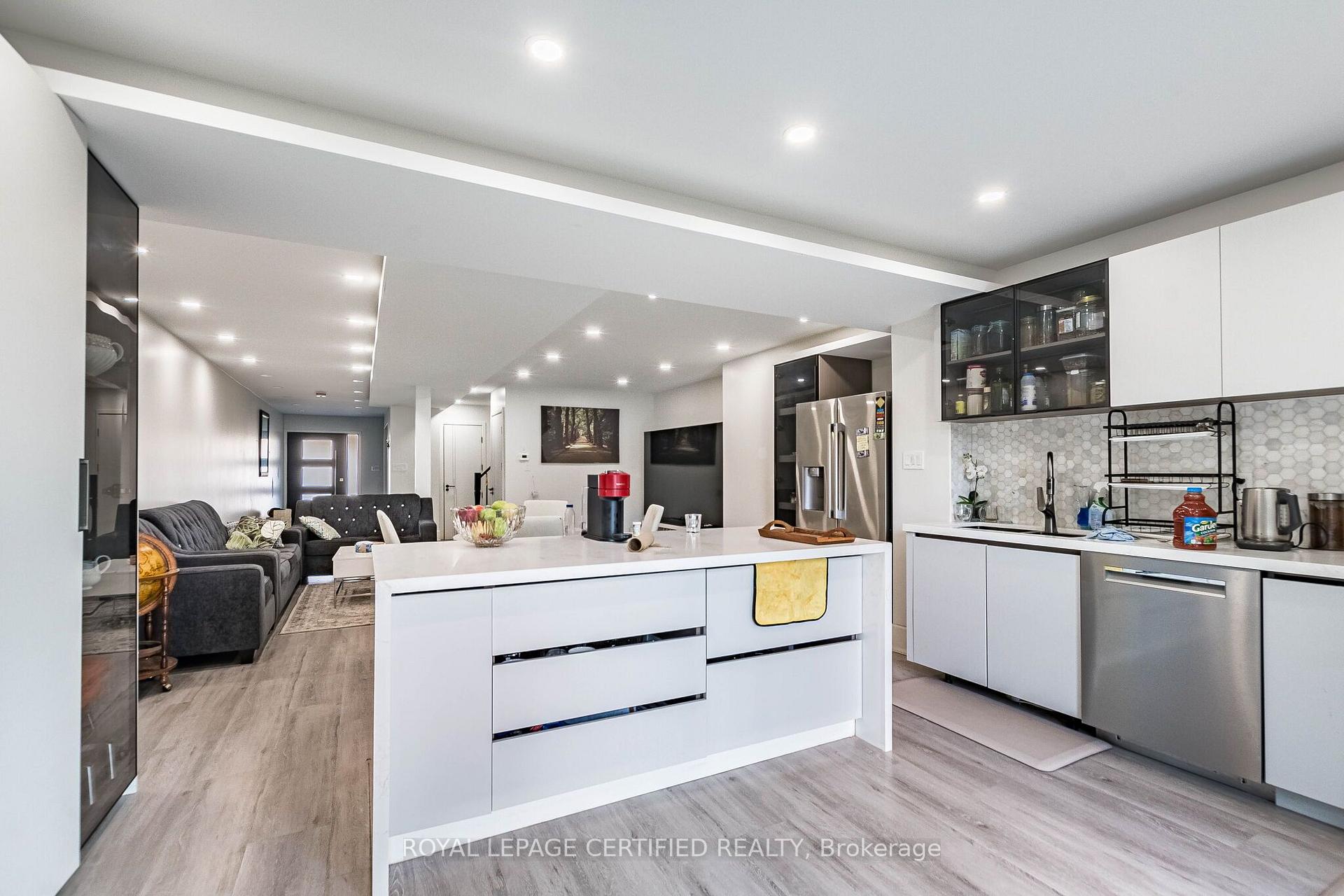 Photo 18 of 4024 Bishopstoke Lane, Mississauga, Rathwood — HOMEH