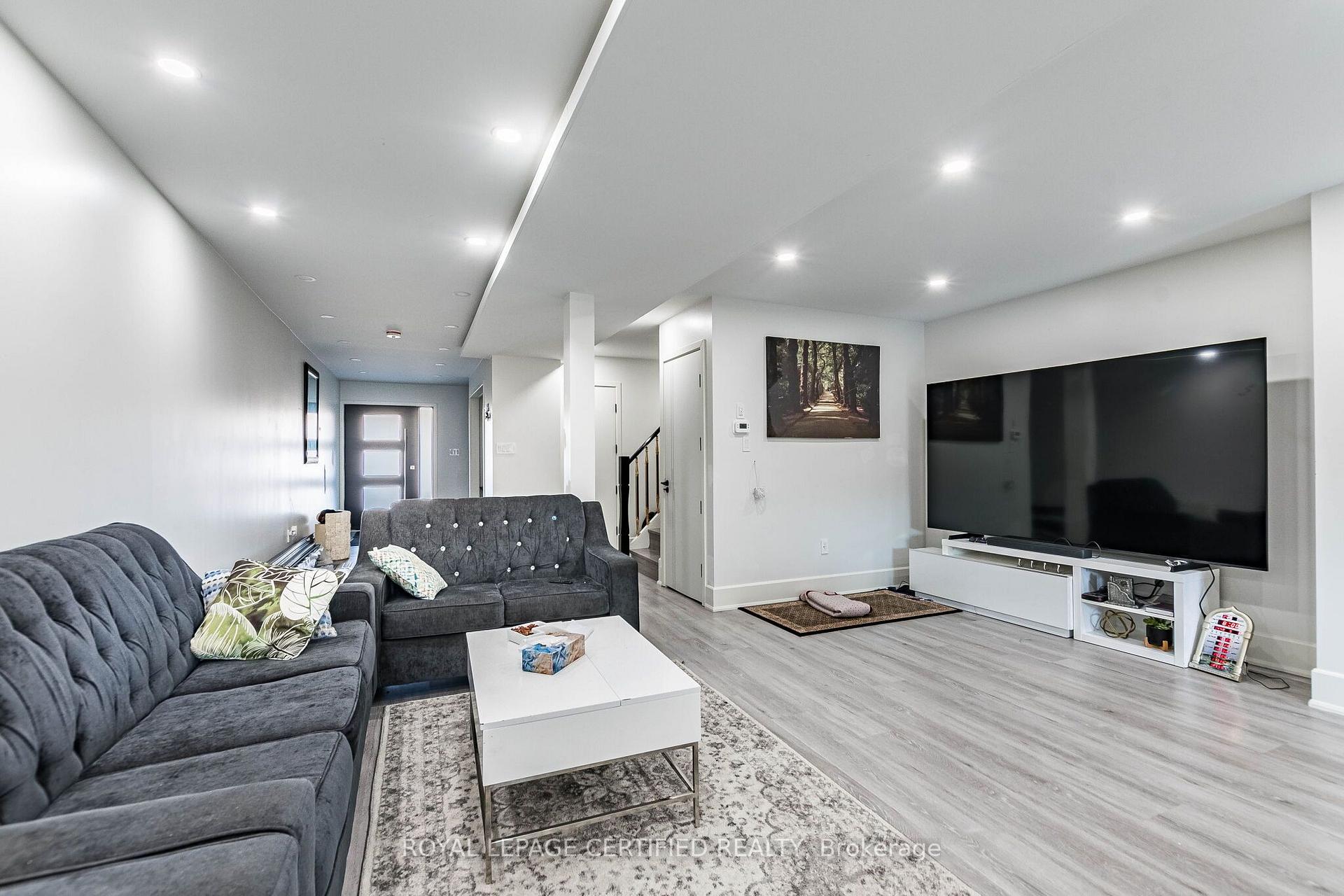 Photo 23 of 4024 Bishopstoke Lane, Mississauga, Rathwood — HOMEH