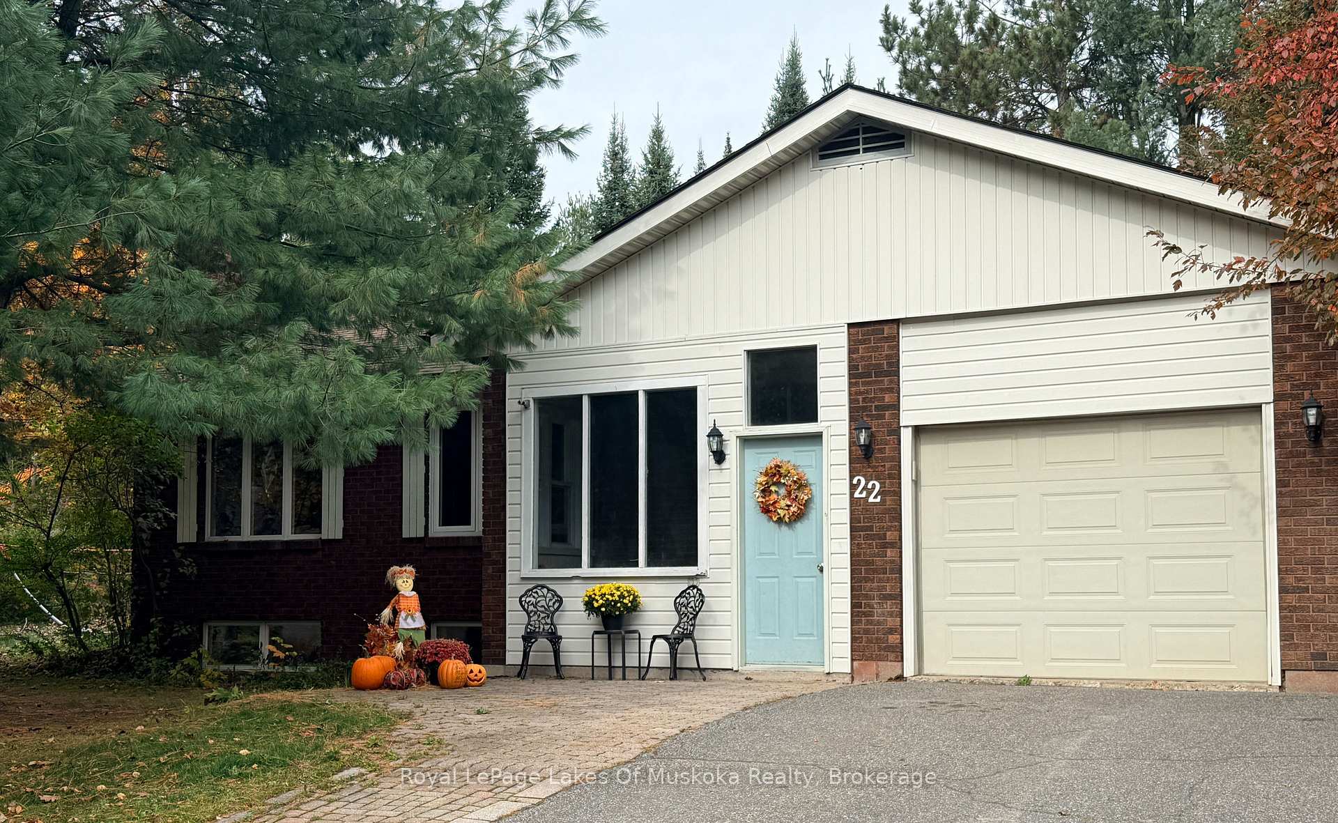 Photo 2 of 22 Westvale Drive, Bracebridge, Monck (Bracebridge) — HOMEH