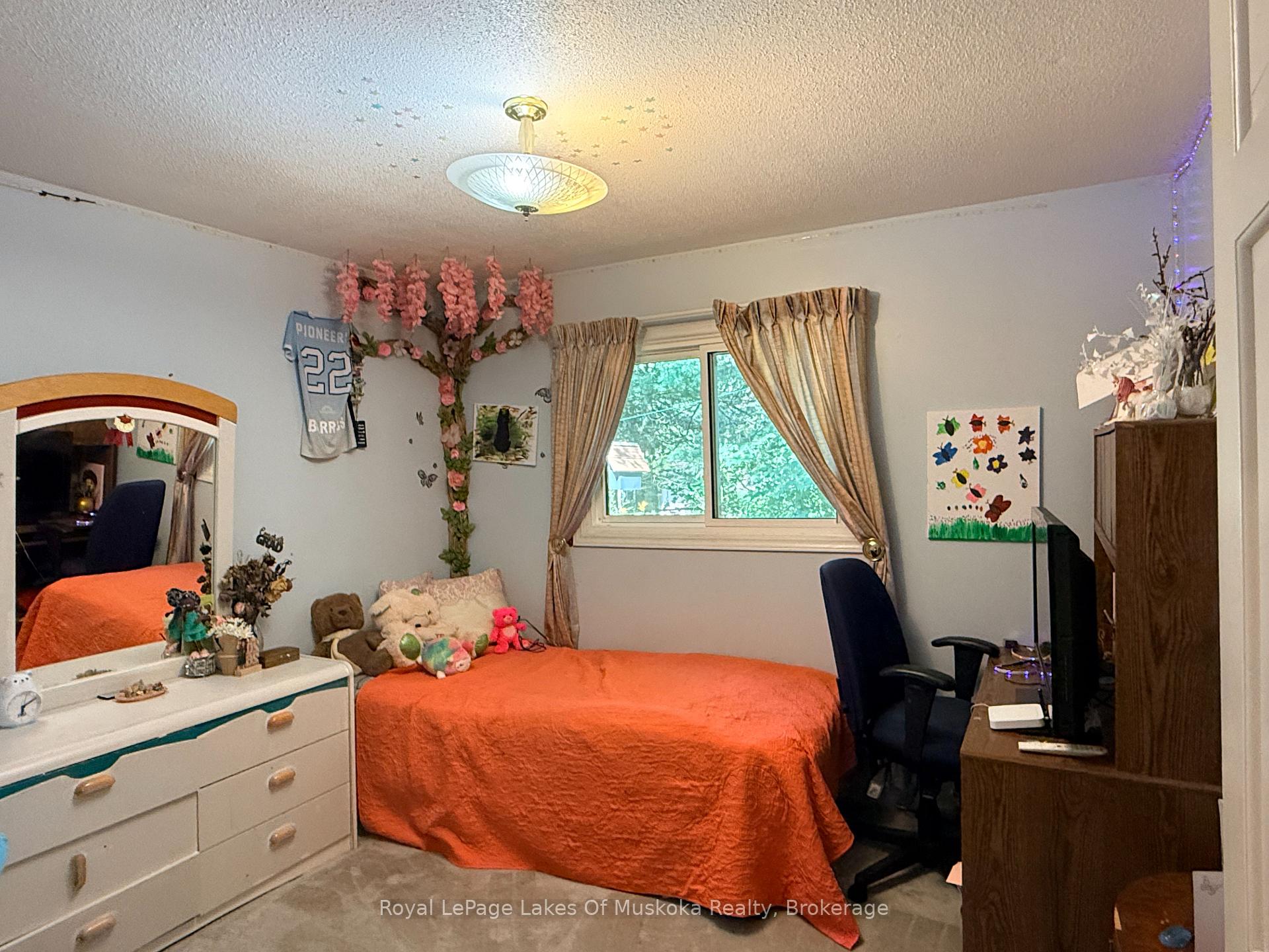 Photo 8 of 22 Westvale Drive, Bracebridge, Monck (Bracebridge) — HOMEH