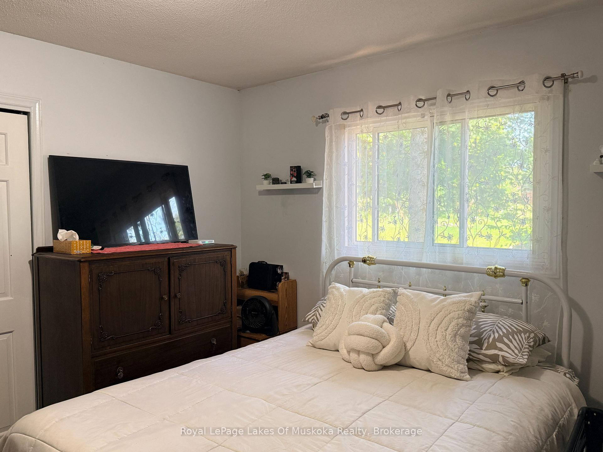 Photo 13 of 22 Westvale Drive, Bracebridge, Monck (Bracebridge) — HOMEH