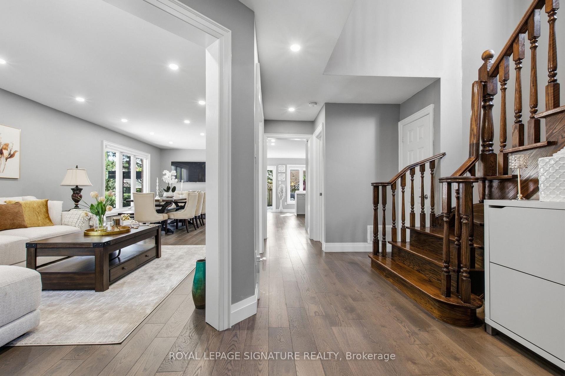 Photo 4 of 2516 Willowburne Drive, Mississauga, Central Erin Mills — HOMEH