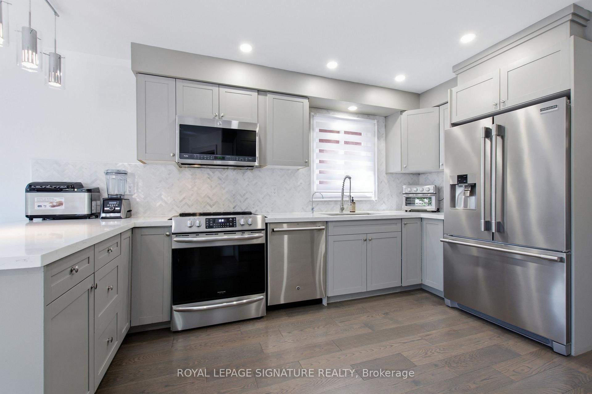 Photo 11 of 2516 Willowburne Drive, Mississauga, Central Erin Mills — HOMEH