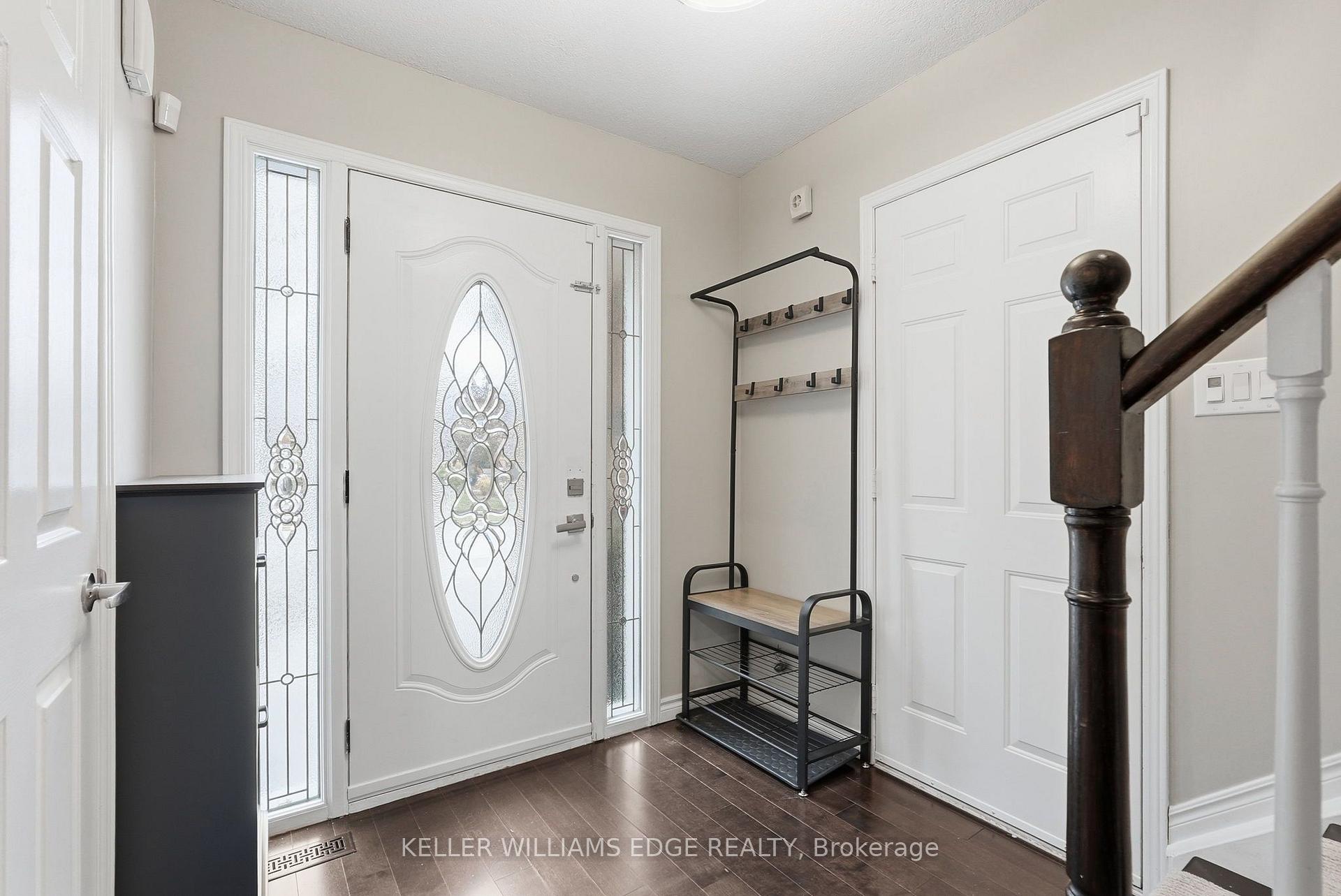 Photo 5 of 1 Fenton Drive, Hamilton, Waterdown — HOMEH