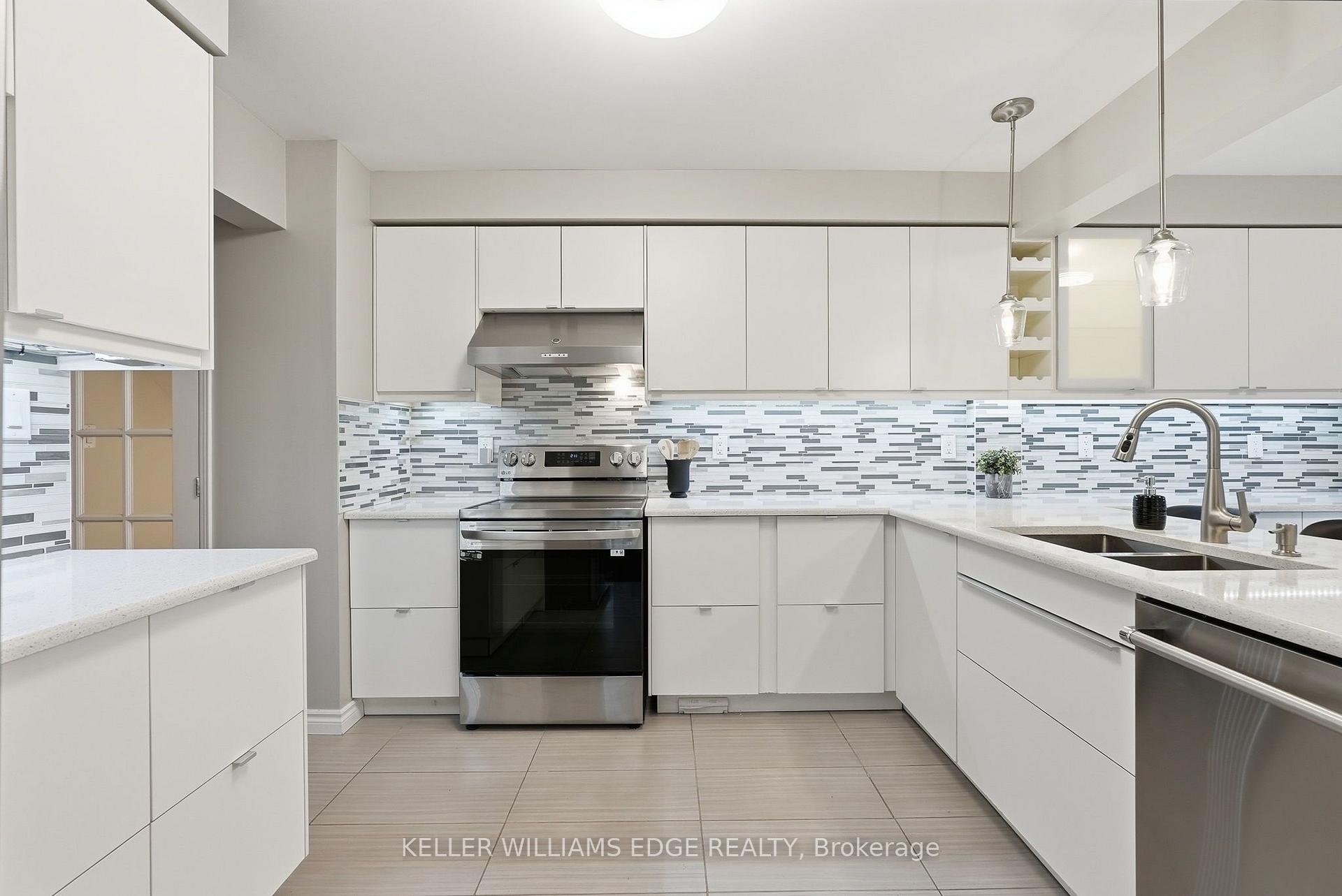 Photo 11 of 1 Fenton Drive, Hamilton, Waterdown — HOMEH