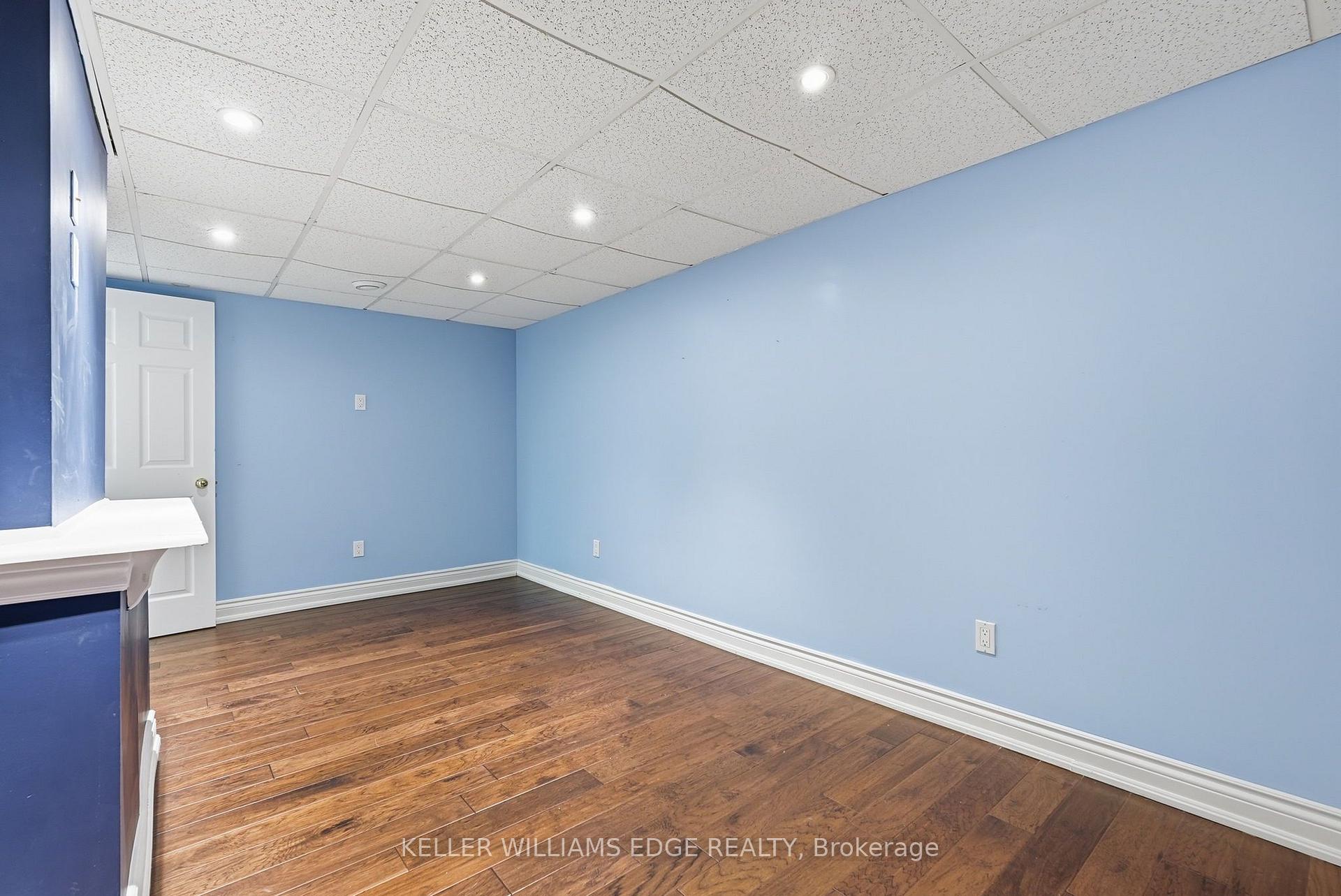 Photo 37 of 1 Fenton Drive, Hamilton, Waterdown — HOMEH