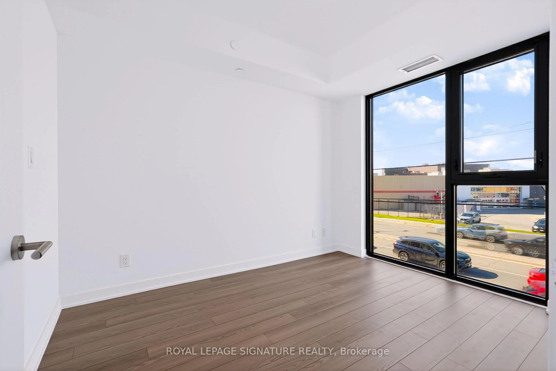 Photo 10 of 2799 Kingston Road, Scarborough, Cliffcrest — HOMEH