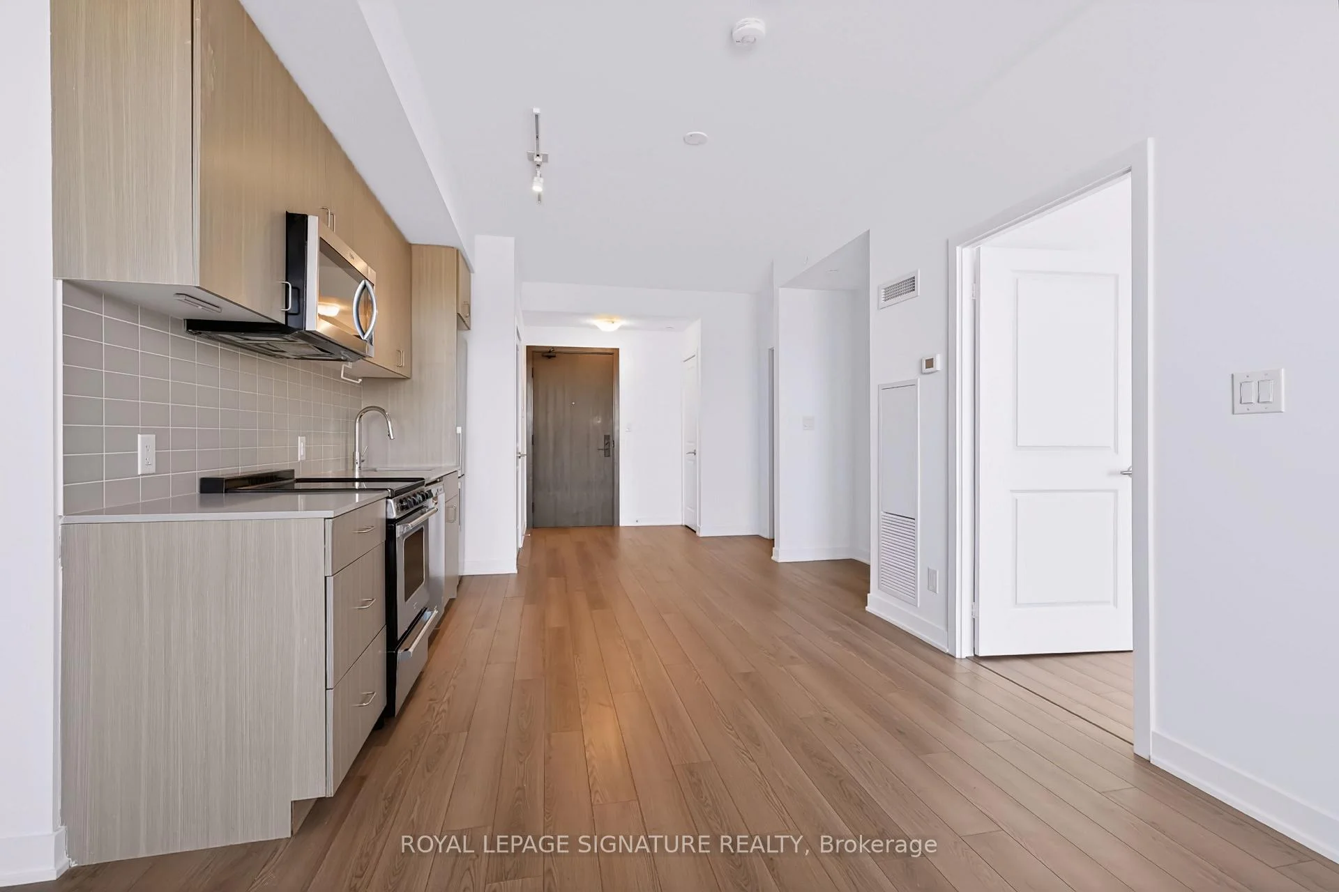 Photo 14 of 2799 Kingston Road, Scarborough, Cliffcrest — HOMEH