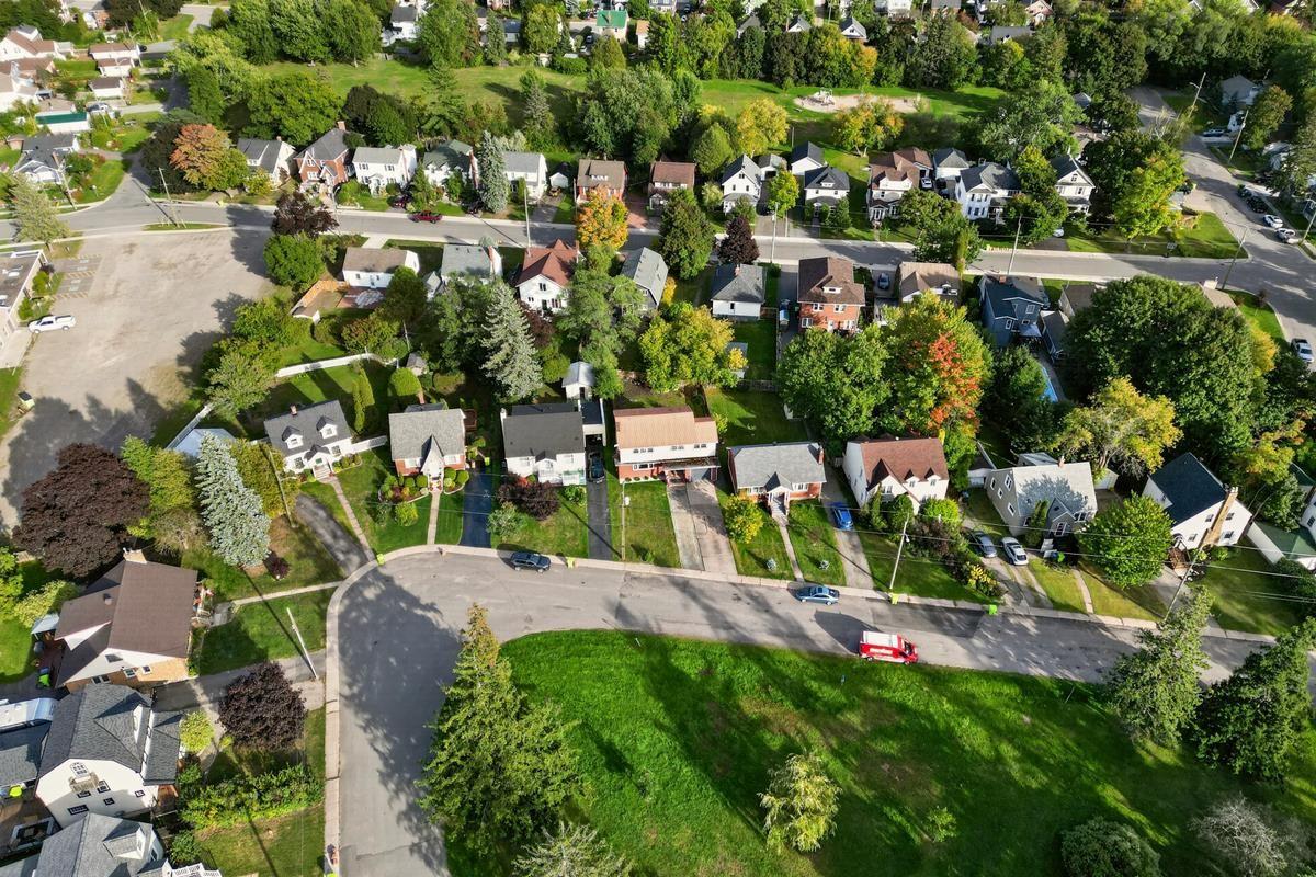 Photo 41 of 134 Bishops Court, Sault Ste Marie, Ward 2 — HOMEH