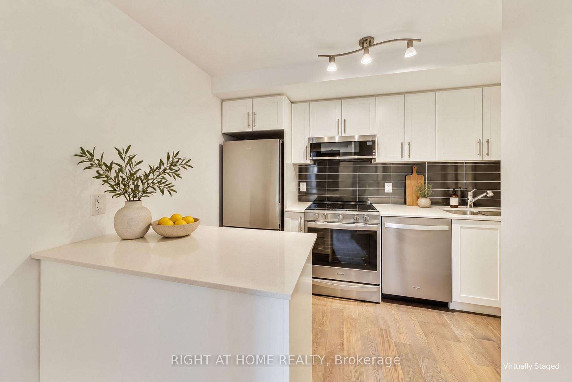 Photo 4 of Unit 156, 1095 Douglas Mccurdy Drive, Mississauga, Lakeview — HOMEH