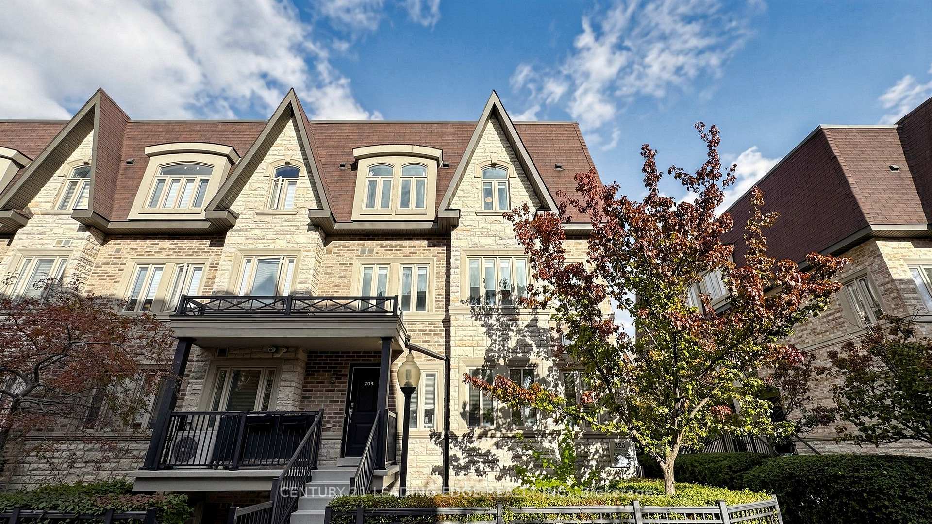Photo 1 of Unit 202, 320 John Street, Markham, Aileen-Willowbrook — HOMEH