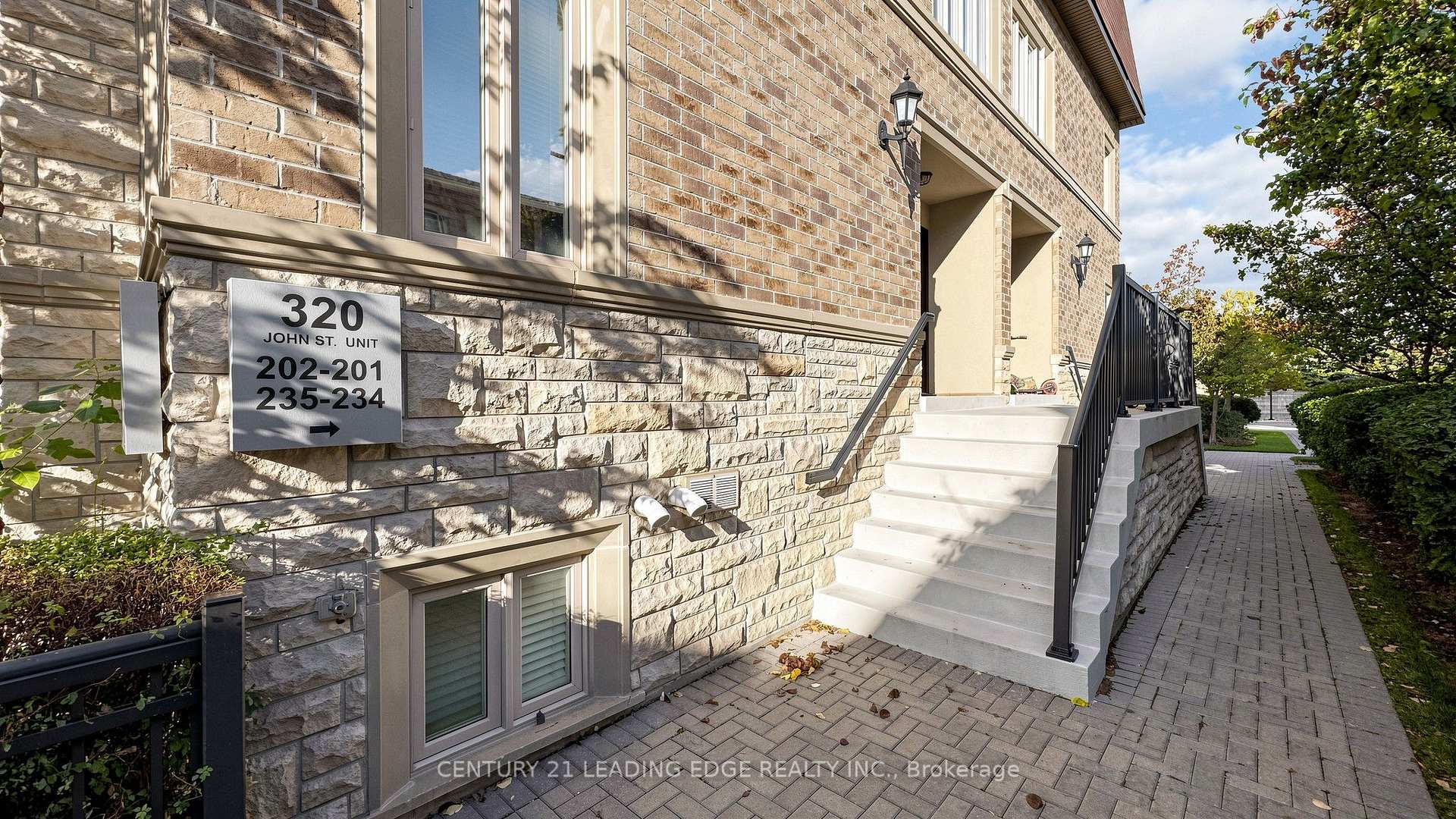 Photo 3 of Unit 202, 320 John Street, Markham, Aileen-Willowbrook — HOMEH