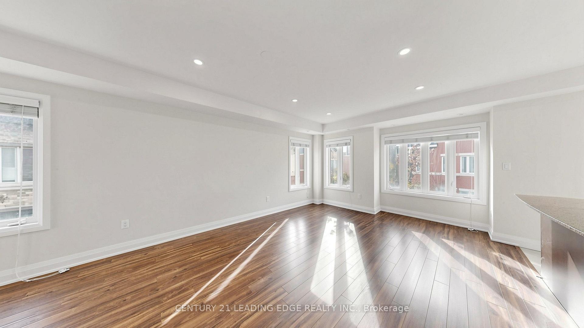 Photo 7 of Unit 202, 320 John Street, Markham, Aileen-Willowbrook — HOMEH