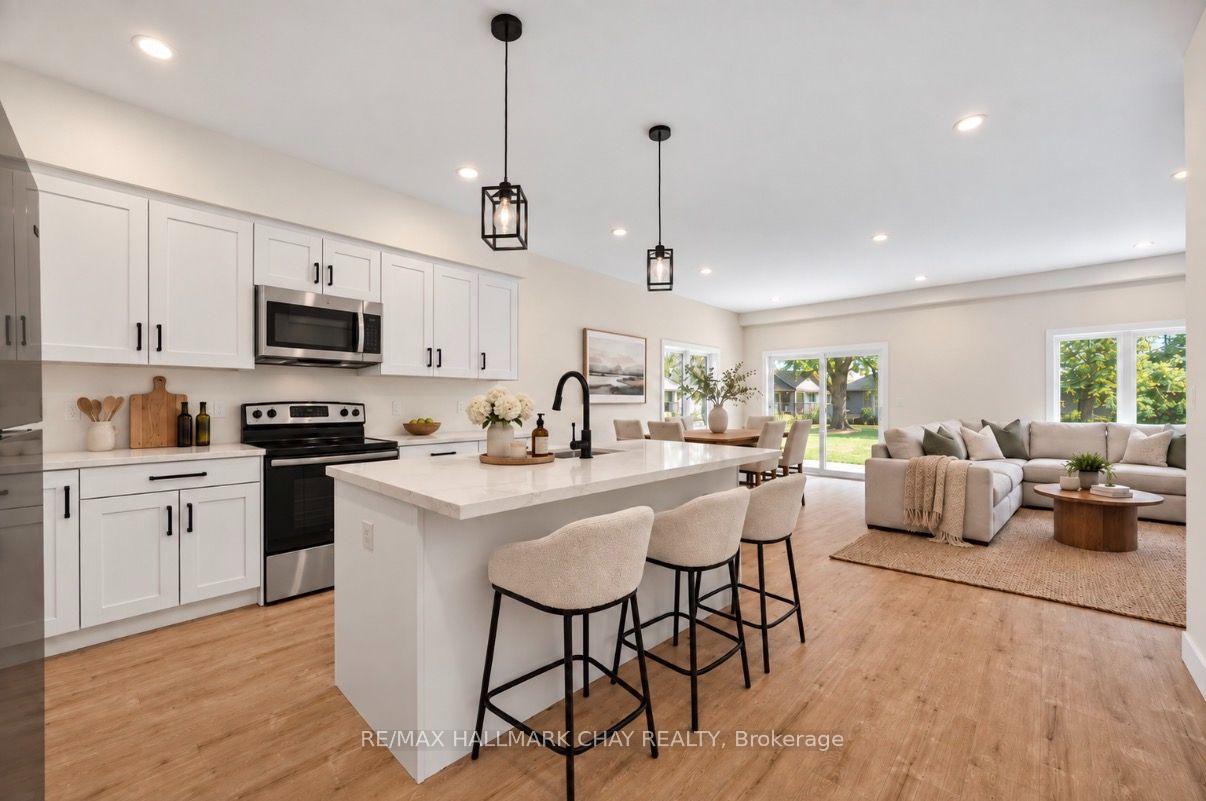 Photo 4 of 24 rose Avenue, Orillia — HOMEH