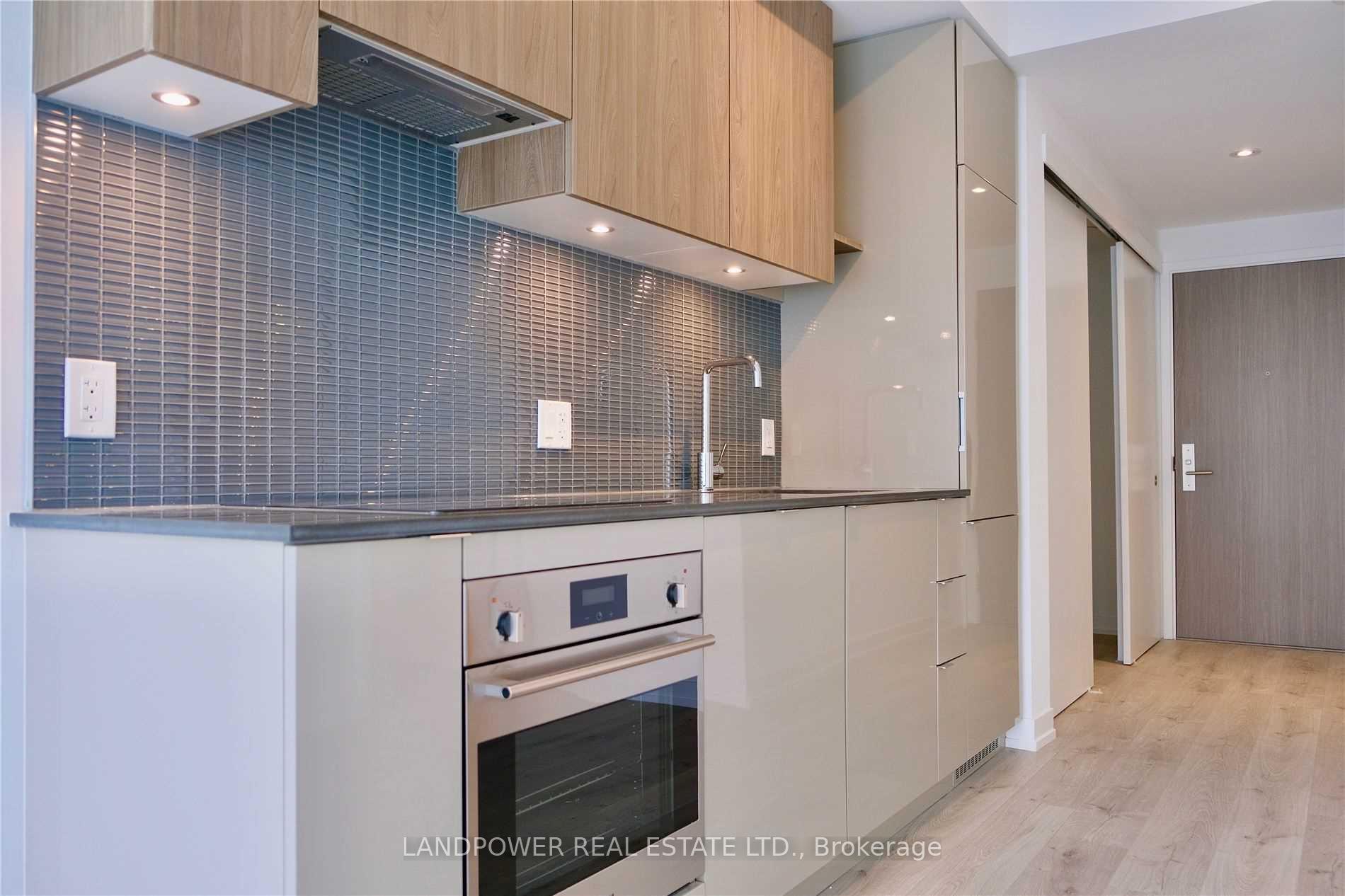 Photo 3 of Unit 4007, 161 Roehampton Avenue, Toronto, Mount Pleasant West — HOMEH
