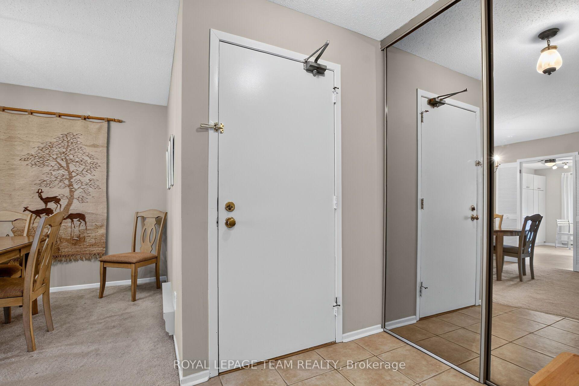 Photo 5 of Unit 15, 37C Stonehaven Drive, Ottawa, Kanata - Bridlewood — HOMEH